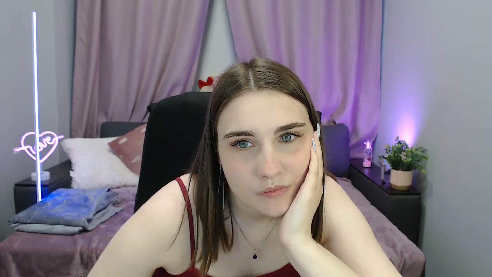 Gallery image thumbnail from LaneyGrey's myfreecams stream on, 08/08/2025, 10:35 image 2 of 20