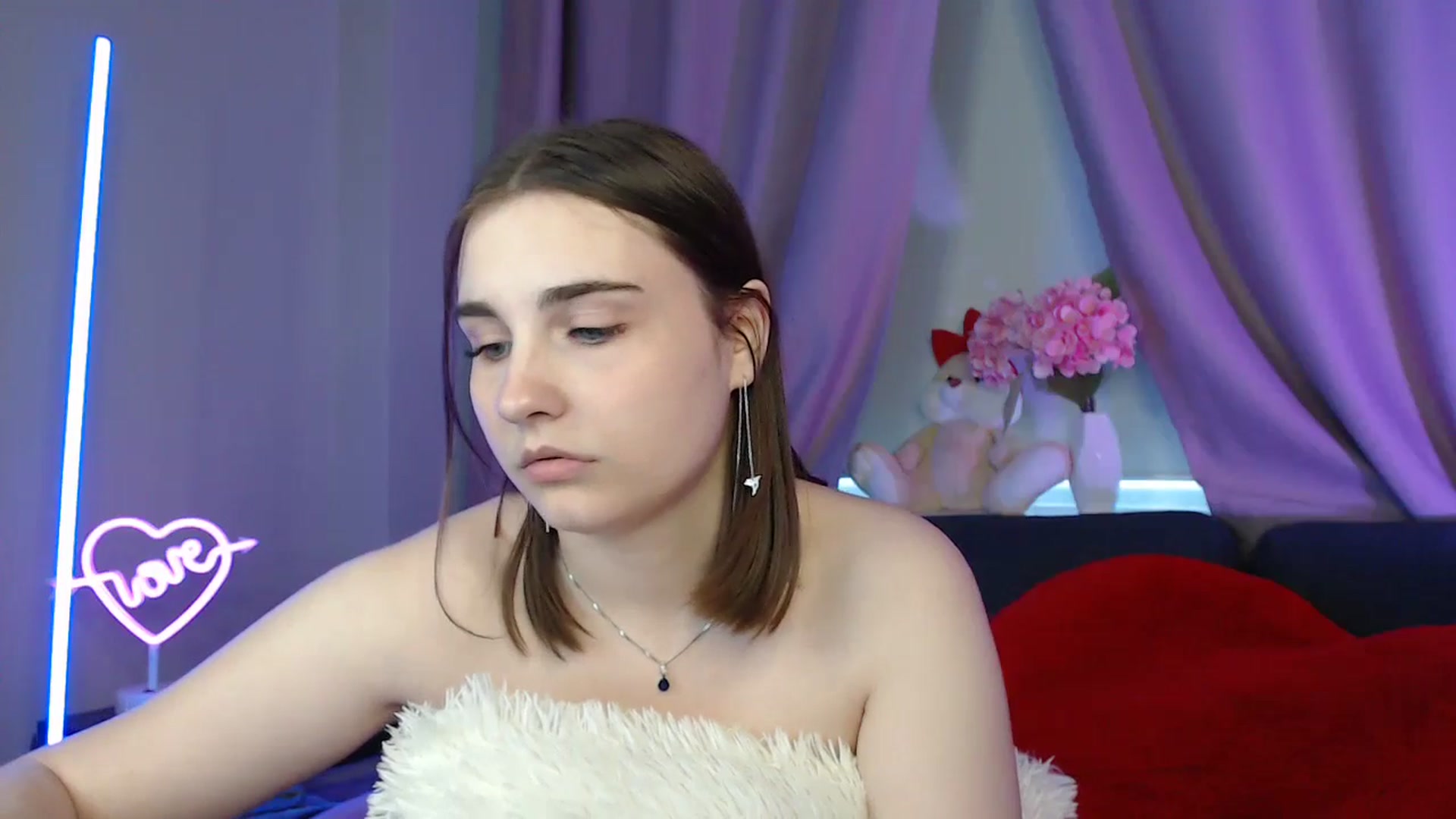 Gallery image thumbnail from LaneyGrey's myfreecams stream on, 08/09/2025, 11:42 image 16 of 20