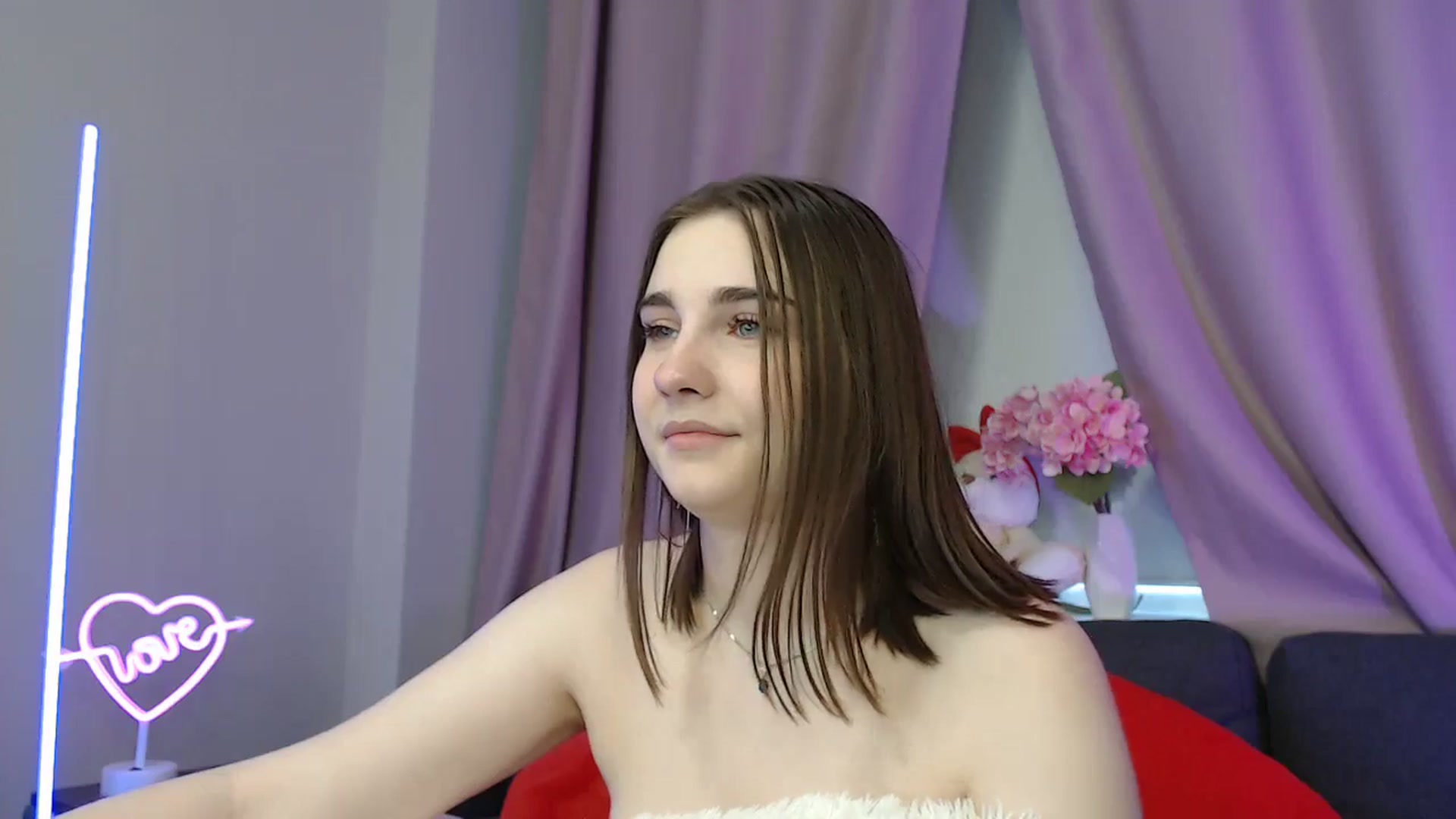 Gallery image thumbnail from LaneyGrey's myfreecams stream on, 08/11/2025, 10:35 image 11 of 20