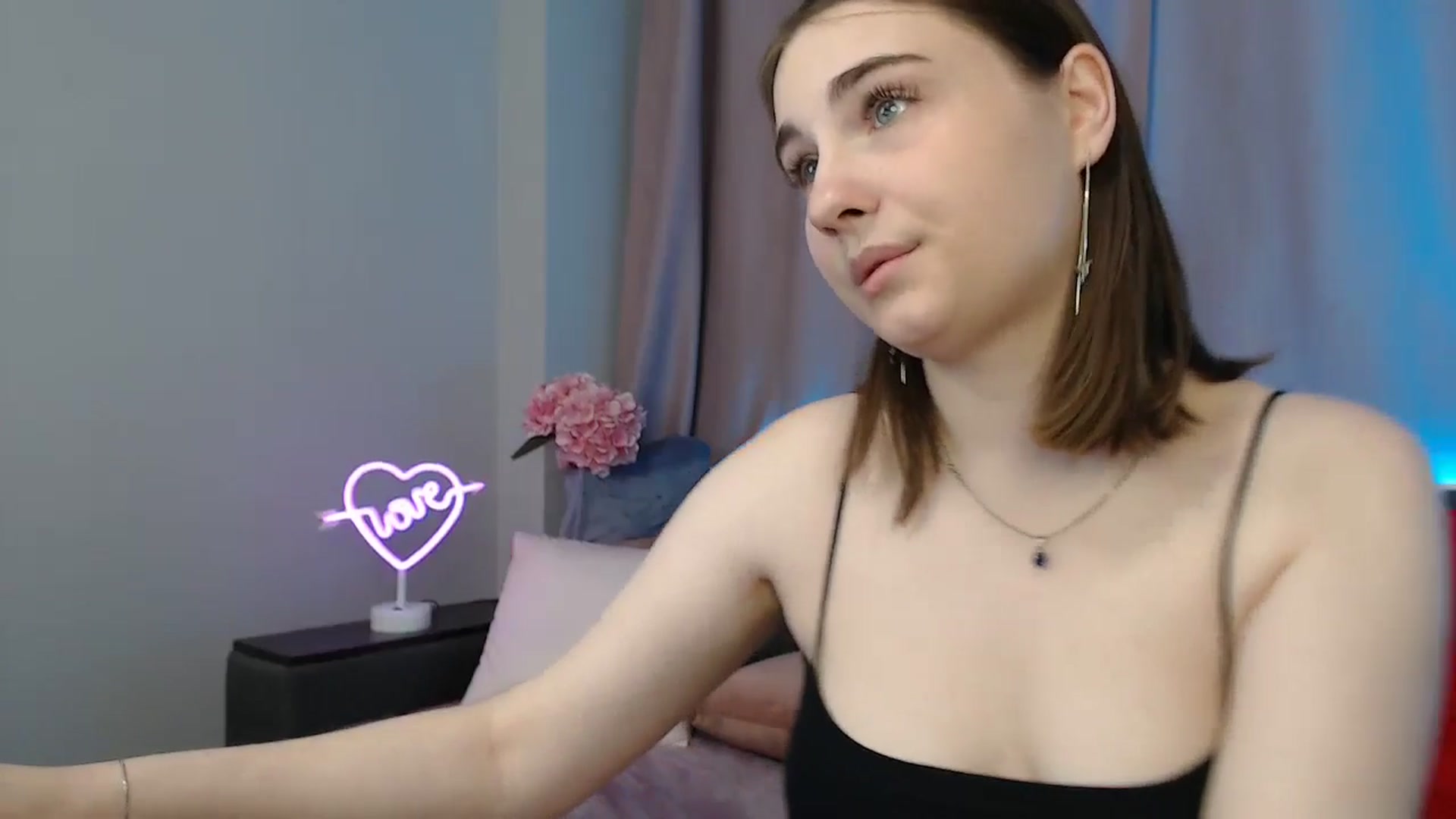 Gallery image thumbnail from LaneyGrey's myfreecams stream on, 08/12/2025, 10:48 image 9 of 20