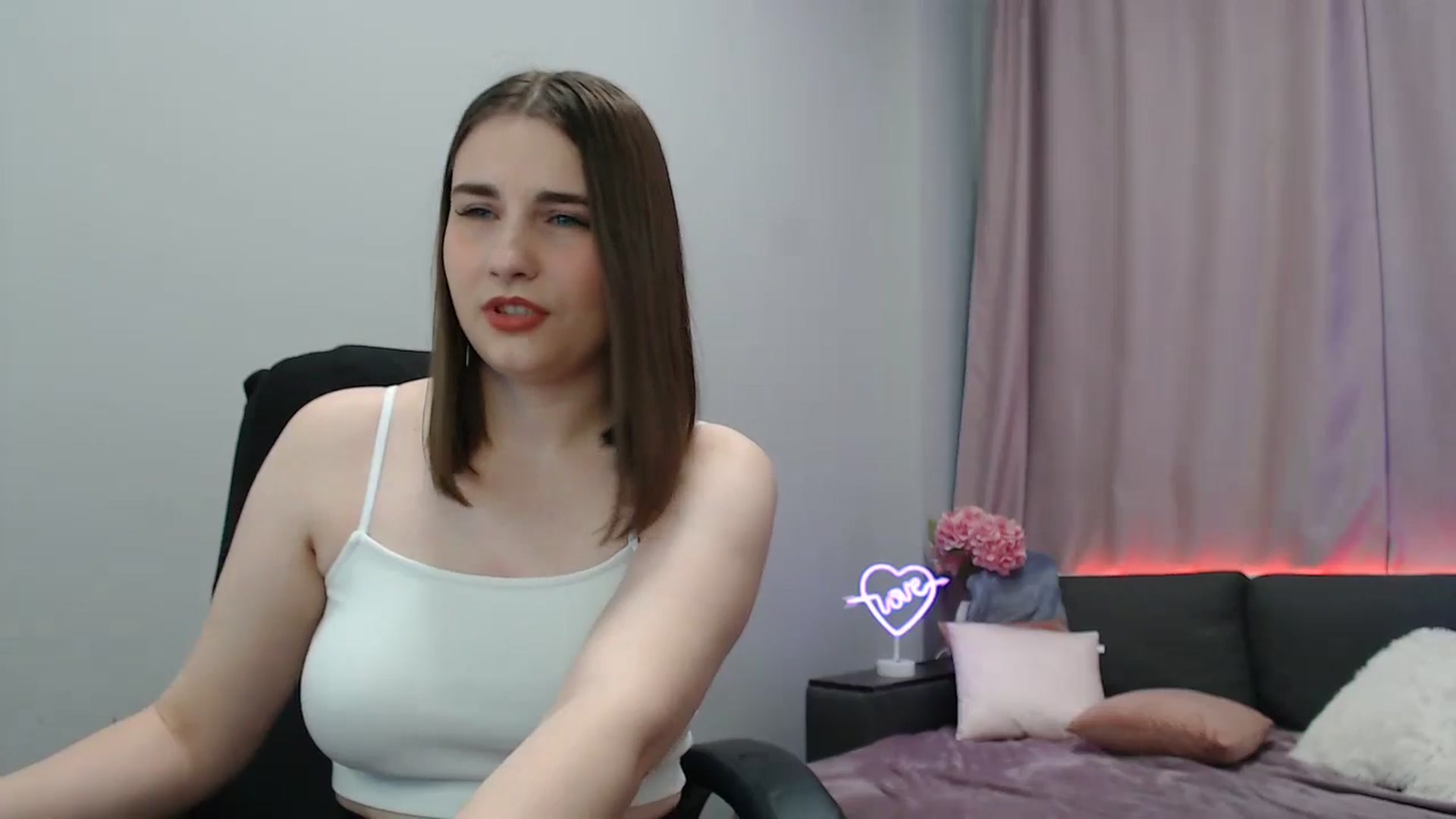 Gallery image thumbnail from LaneyGrey's myfreecams stream on, 08/15/2025, 09:09 image 7 of 20