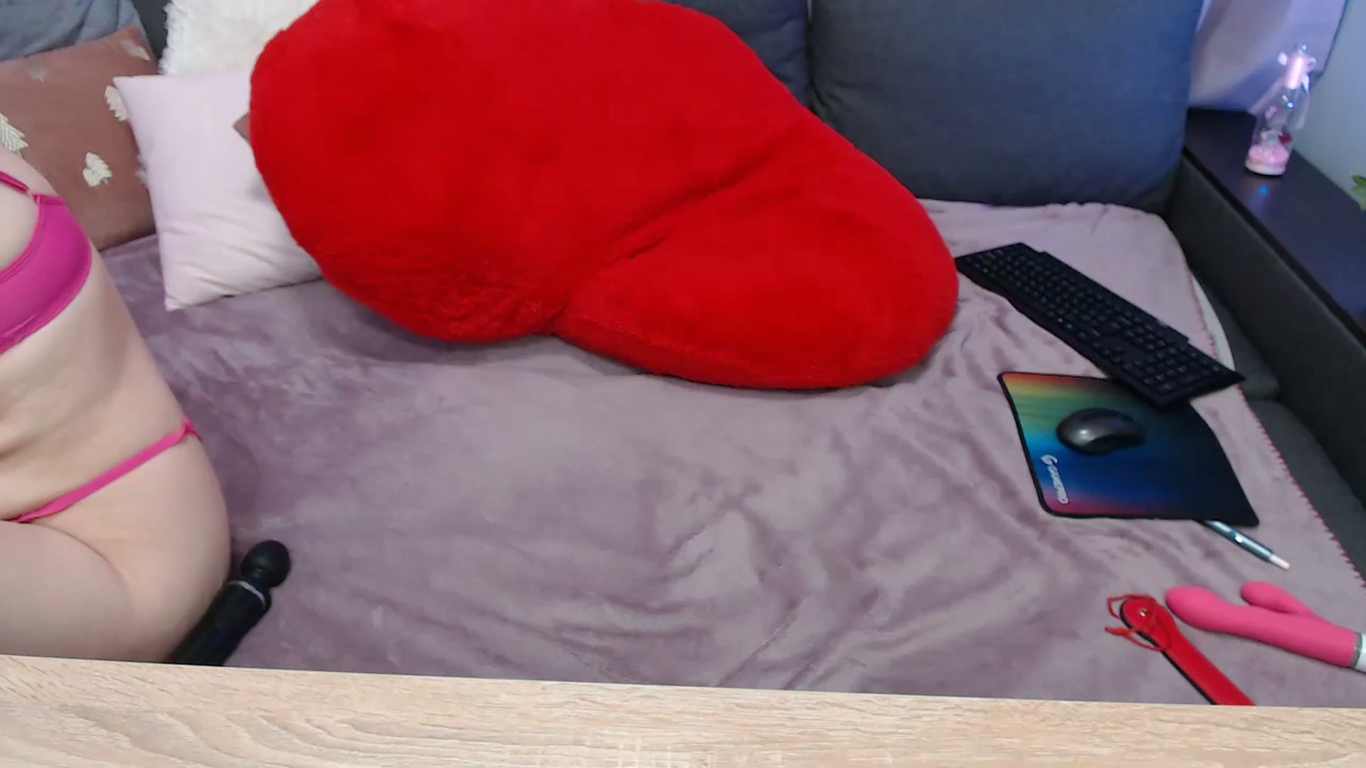 Gallery image thumbnail from LaneyGrey's myfreecams stream on, 08/15/2025, 09:49 image 1 of 20