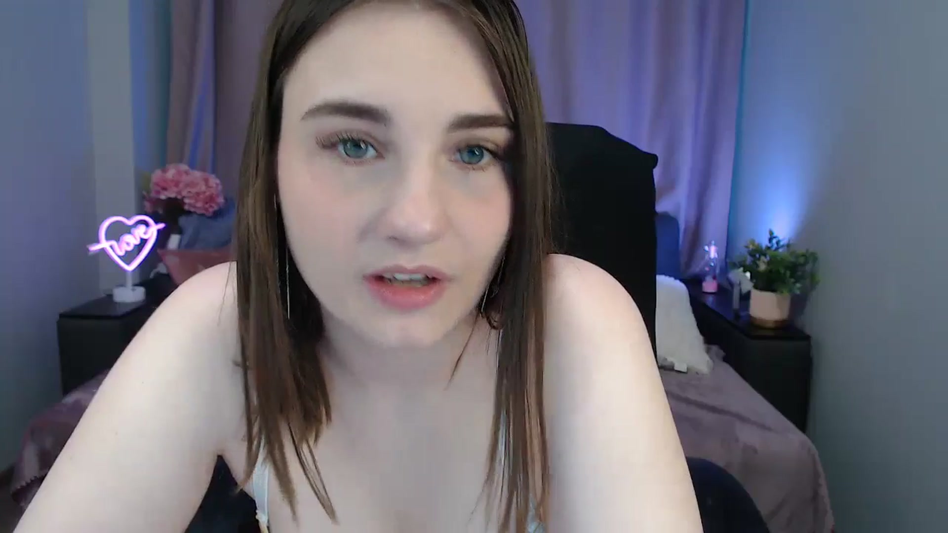Gallery image thumbnail from LaneyGrey's myfreecams stream on, 08/17/2025, 09:13 image 14 of 20