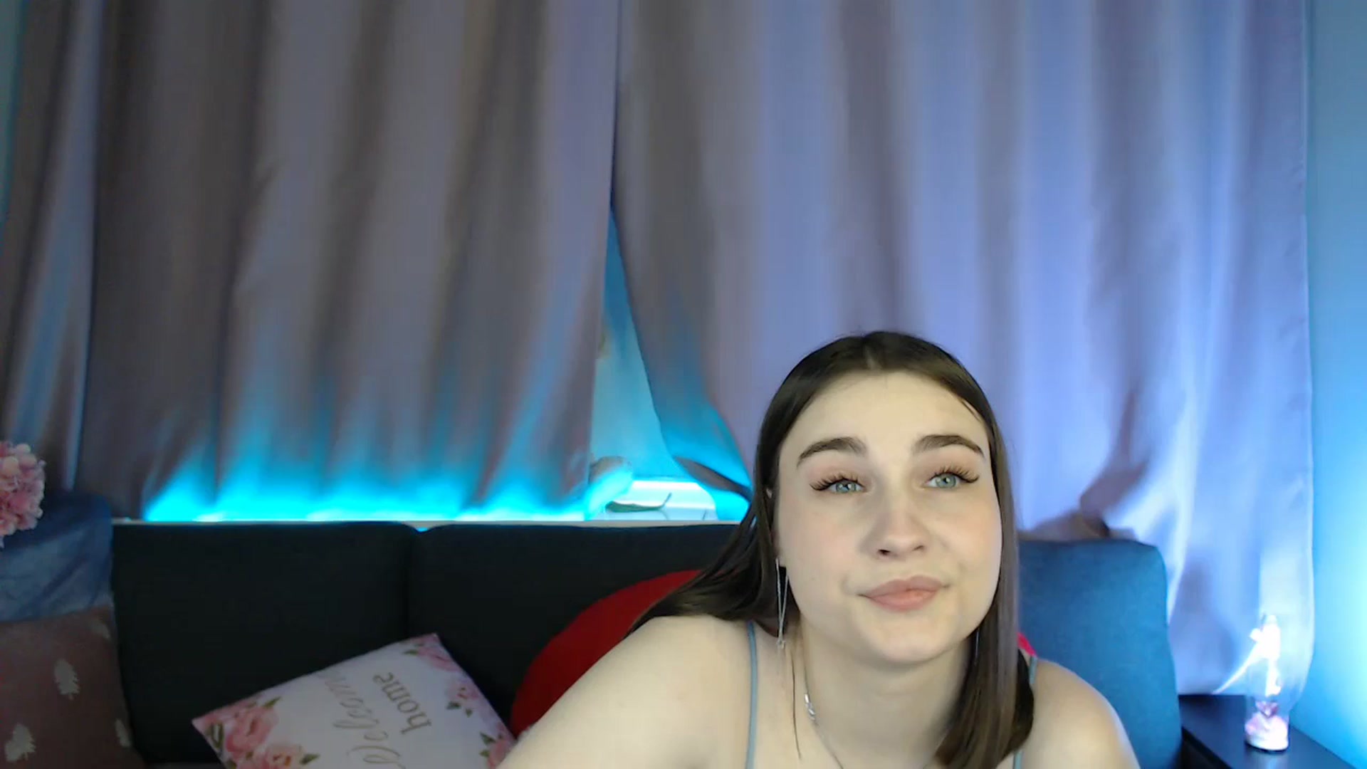 Gallery image thumbnail from LaneyGrey's myfreecams stream on, 08/23/2025, 10:53 image 2 of 20