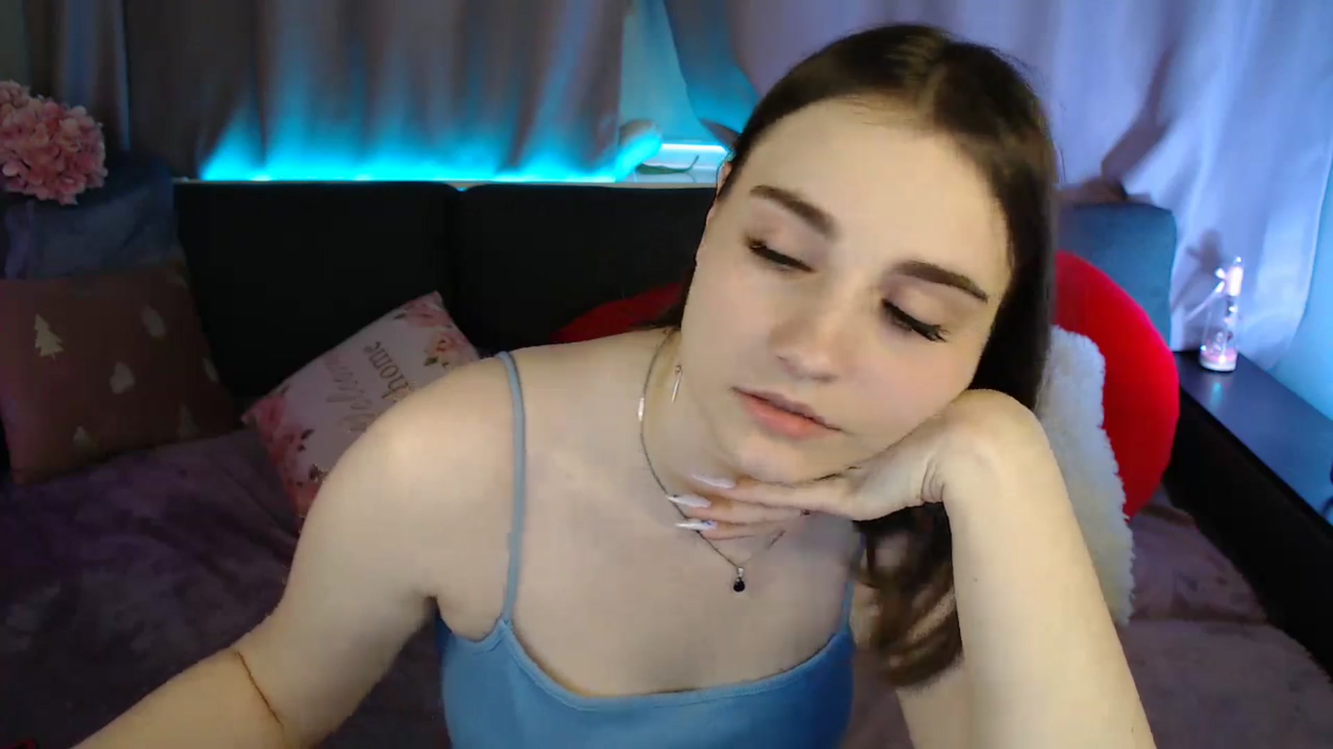 Gallery image thumbnail from LaneyGrey's myfreecams stream on, 08/23/2025, 12:17 image 2 of 20