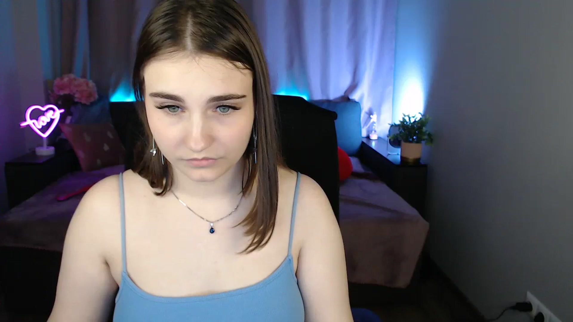 Gallery image thumbnail from LaneyGrey's myfreecams stream on, 08/23/2025, 13:09 image 17 of 20