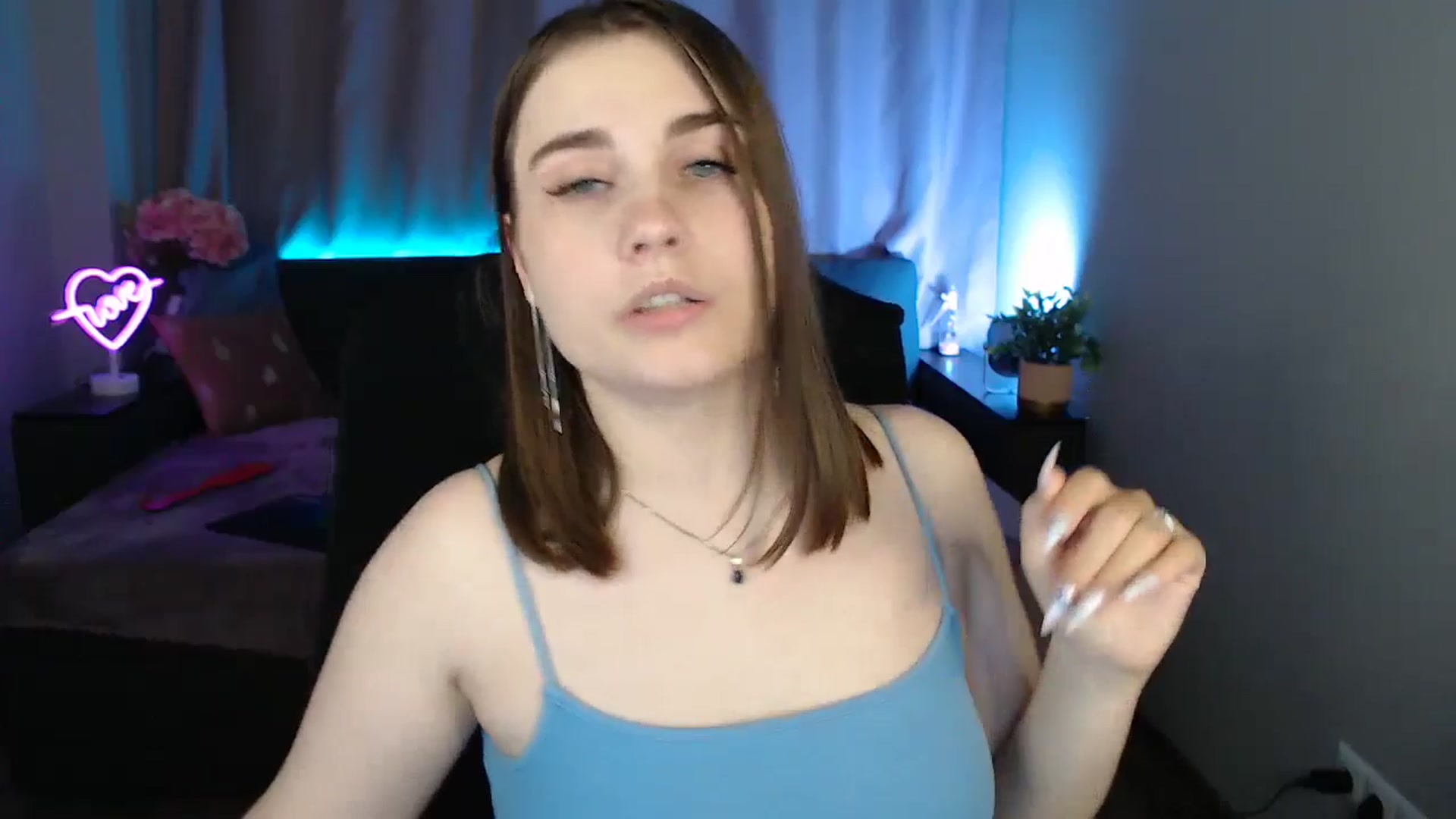 Gallery image thumbnail from LaneyGrey's myfreecams stream on, 08/23/2025, 13:09 image 3 of 20