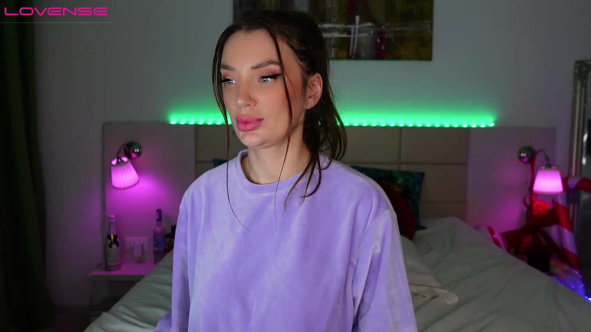Gallery image thumbnail from LaniaJ's myfreecams stream on, 12/18/2022, 22:36 image 12 of 20