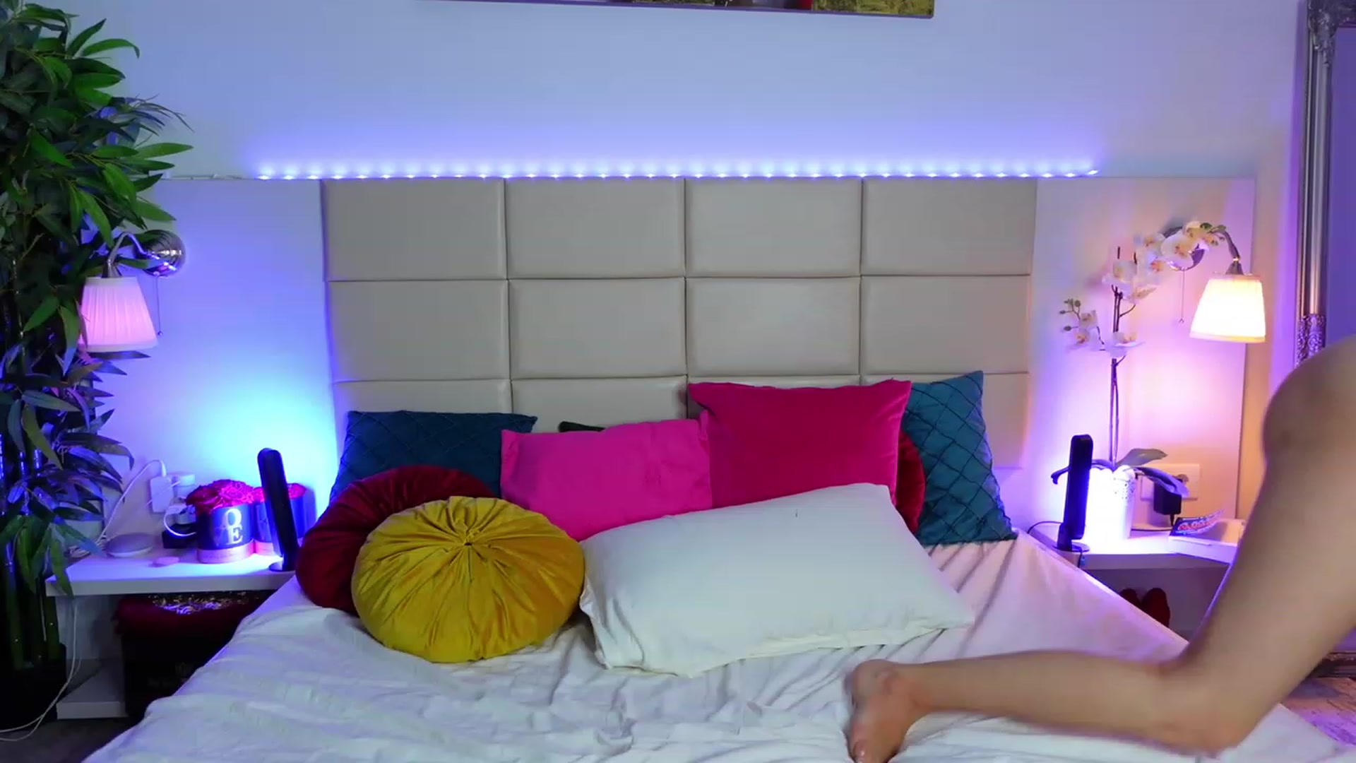 Gallery image thumbnail from LaniaJ's myfreecams stream on, 08/03/2023, 17:36 image 19 of 20