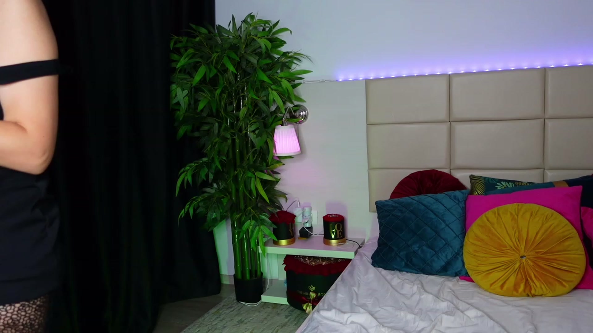 Gallery image thumbnail from LaniaJ's myfreecams stream on, 08/16/2023, 18:12 image 12 of 20