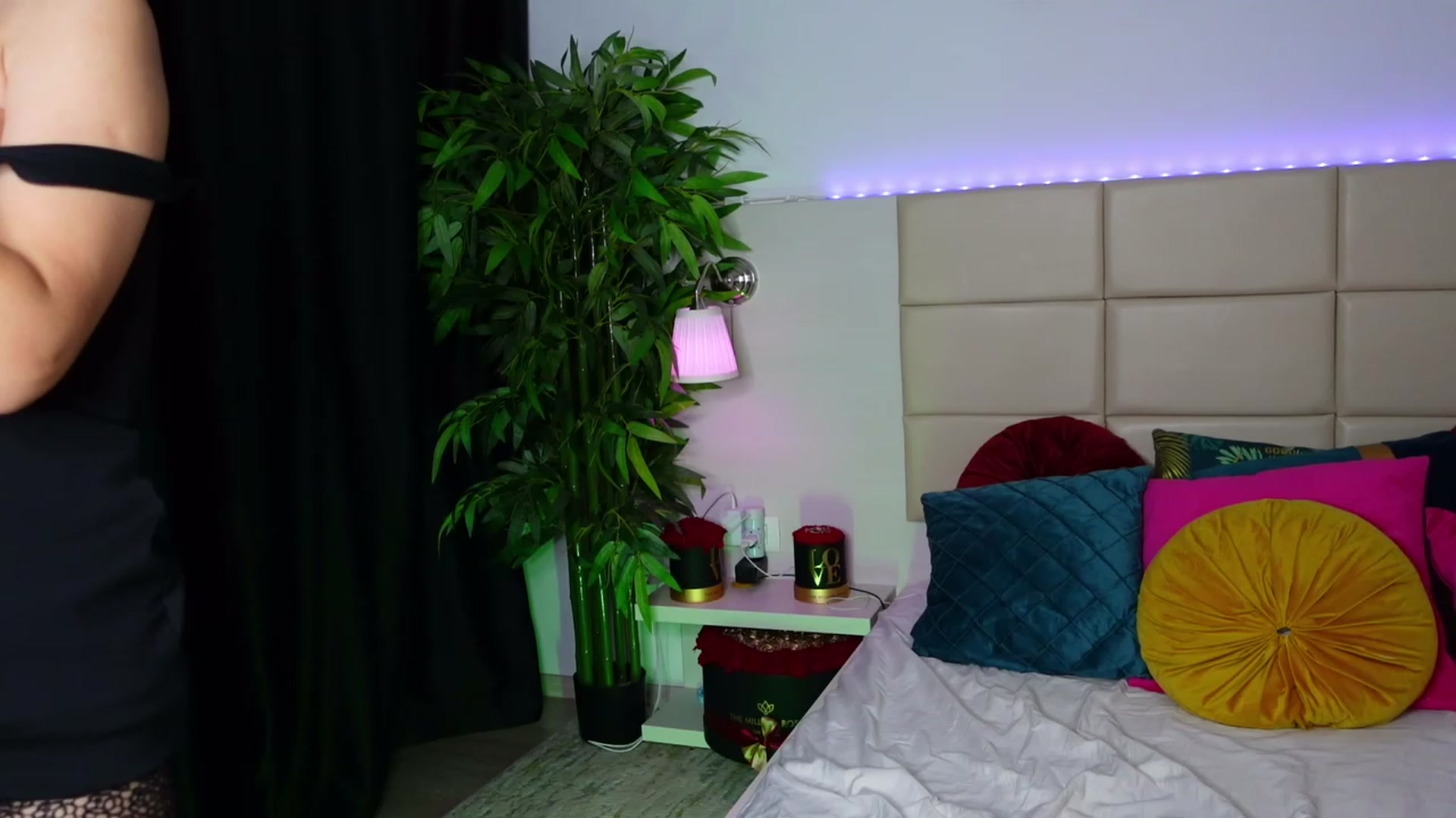 Gallery image thumbnail from LaniaJ's myfreecams stream on, 08/16/2023, 18:12 image 14 of 20