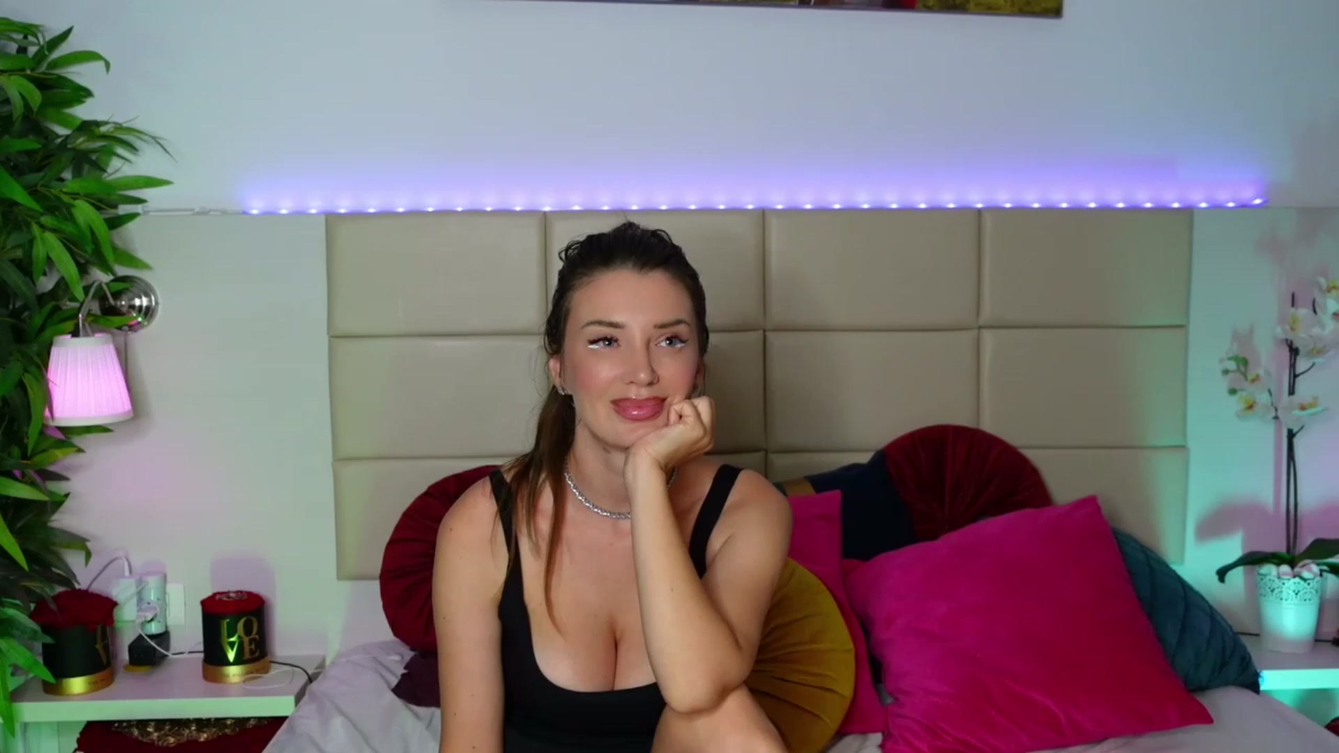 Gallery image thumbnail from LaniaJ's myfreecams stream on, 08/16/2023, 19:48 image 3 of 20