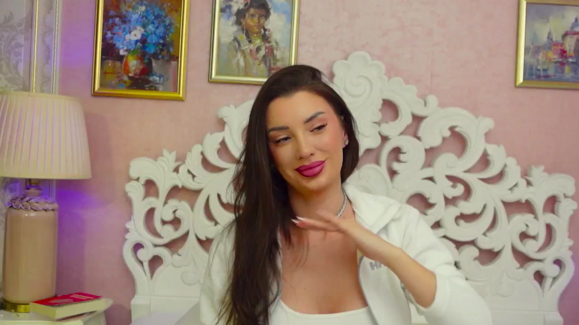 Gallery image thumbnail from LaniaJ's myfreecams stream on, 12/30/2024, 19:29 image 9 of 20