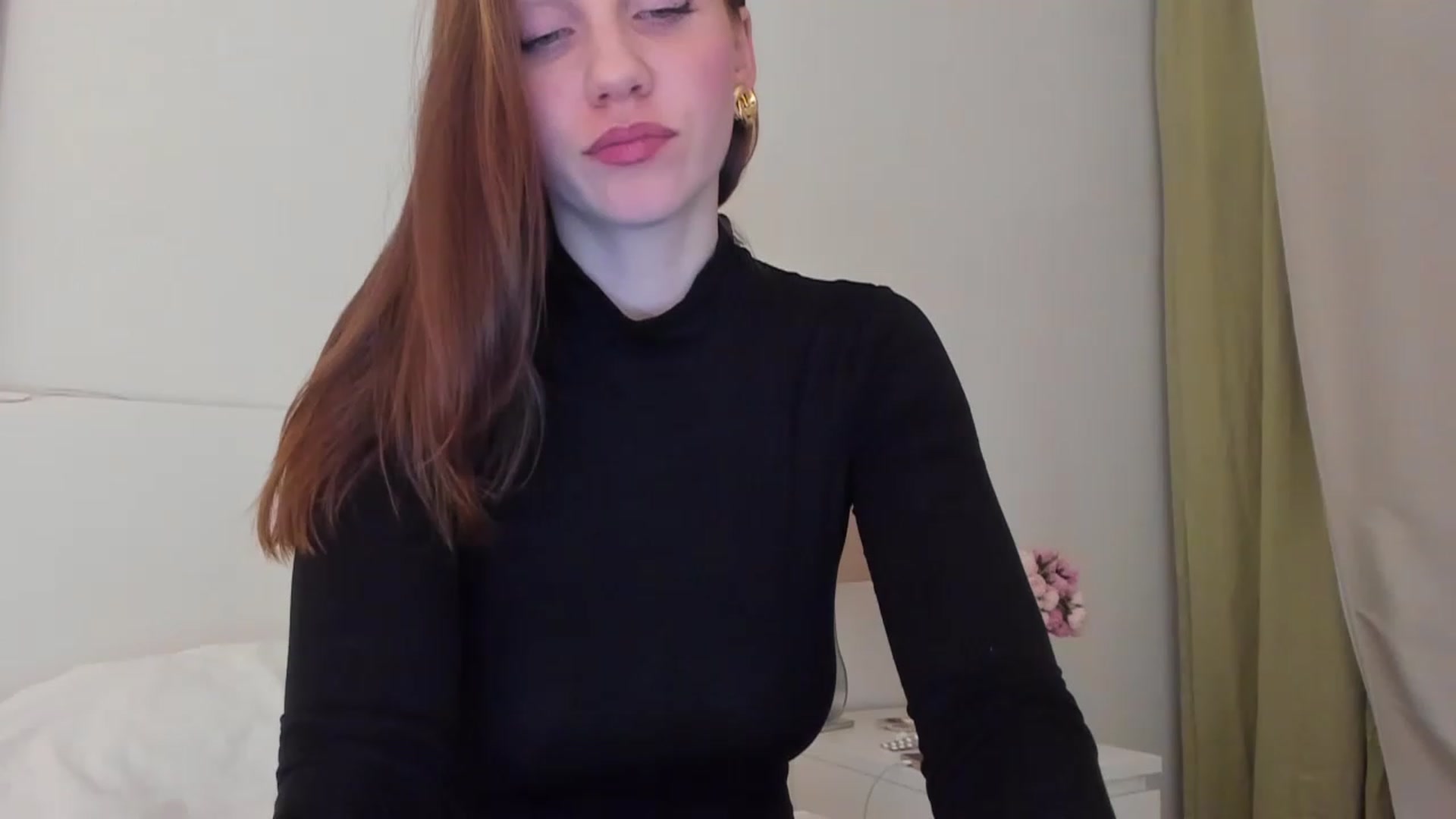 Gallery image thumbnail from Lanie__Love's myfreecams stream on, 12/12/2022, 20:14 image 2 of 20