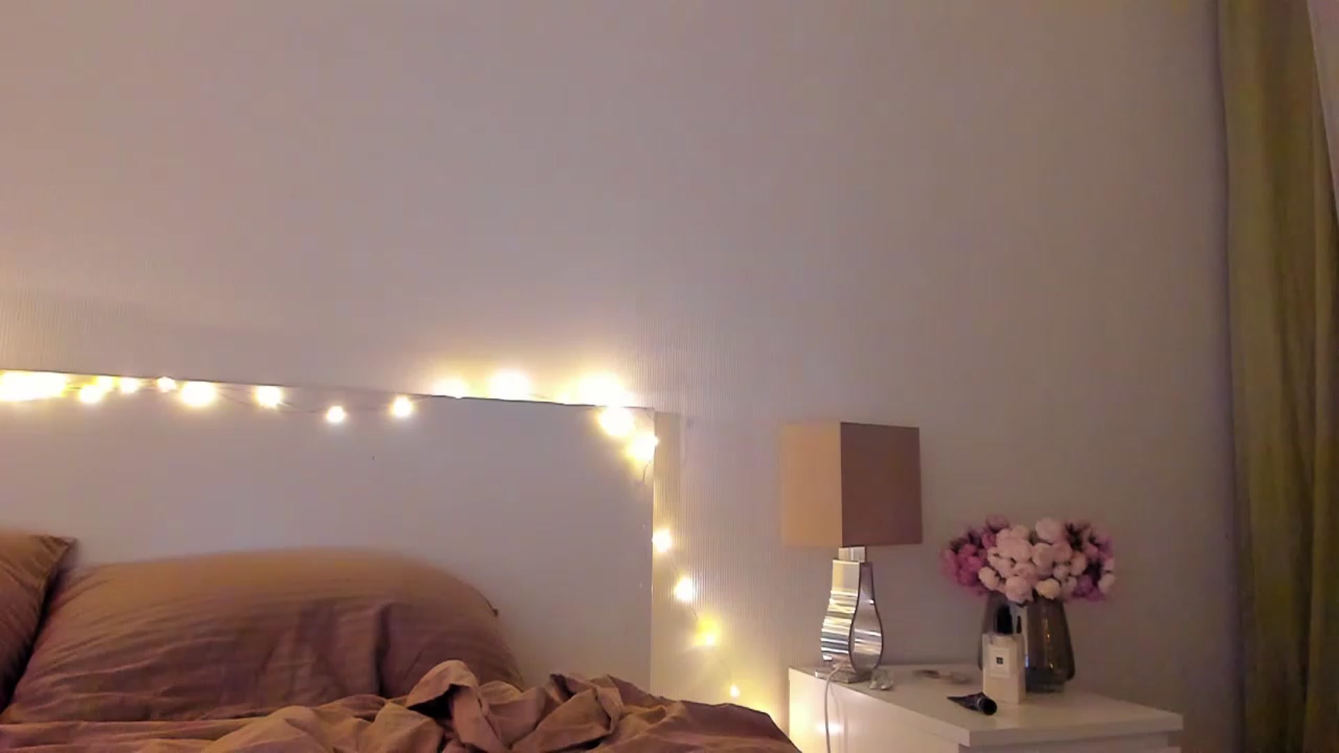 Gallery image thumbnail from Lanie__Love's myfreecams stream on, 12/15/2022, 20:36 image 9 of 20