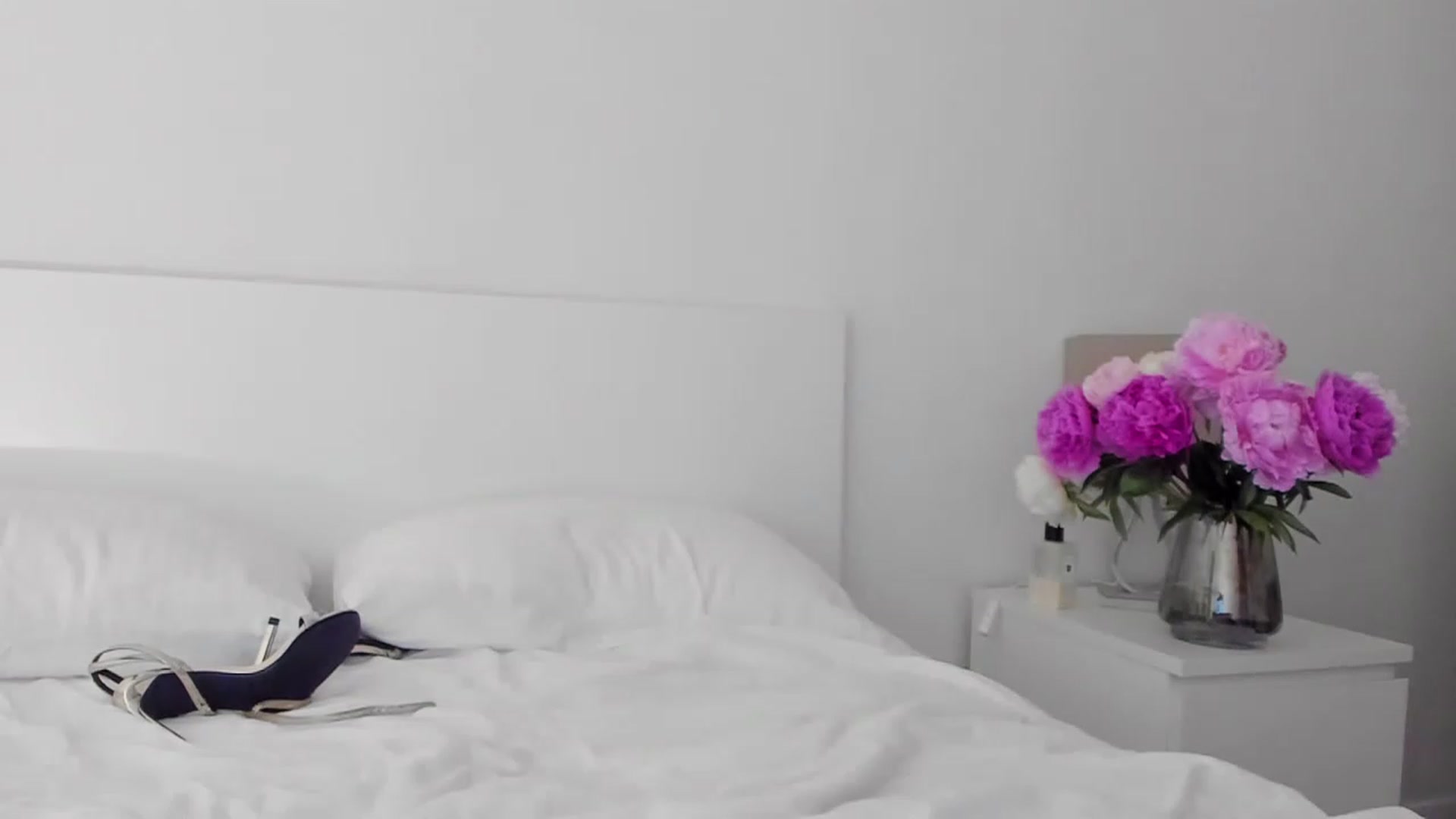 Gallery image thumbnail from Lanie__Love's myfreecams stream on, 06/22/2023, 20:12 image 6 of 20