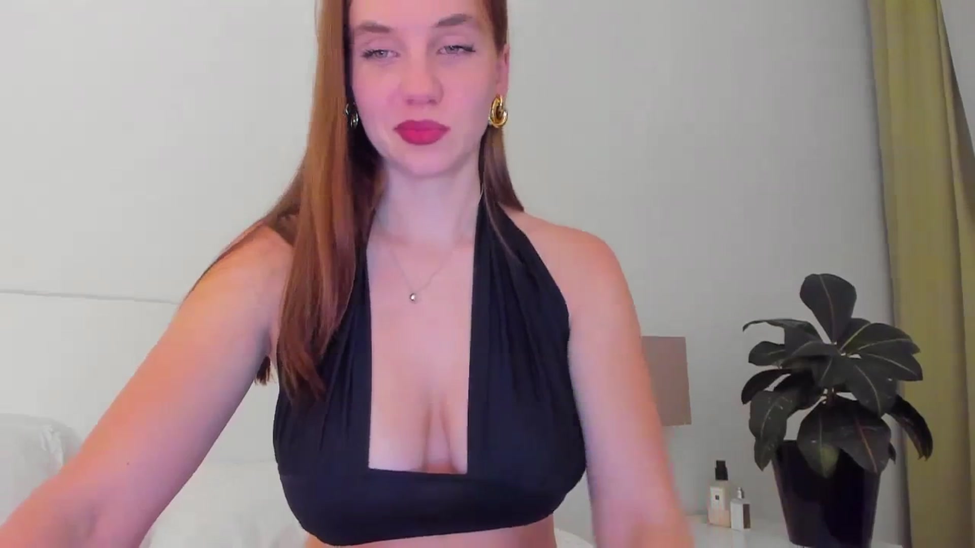 Gallery image thumbnail from Lanie__Love's myfreecams stream on, 10/24/2023, 20:07 image 19 of 20