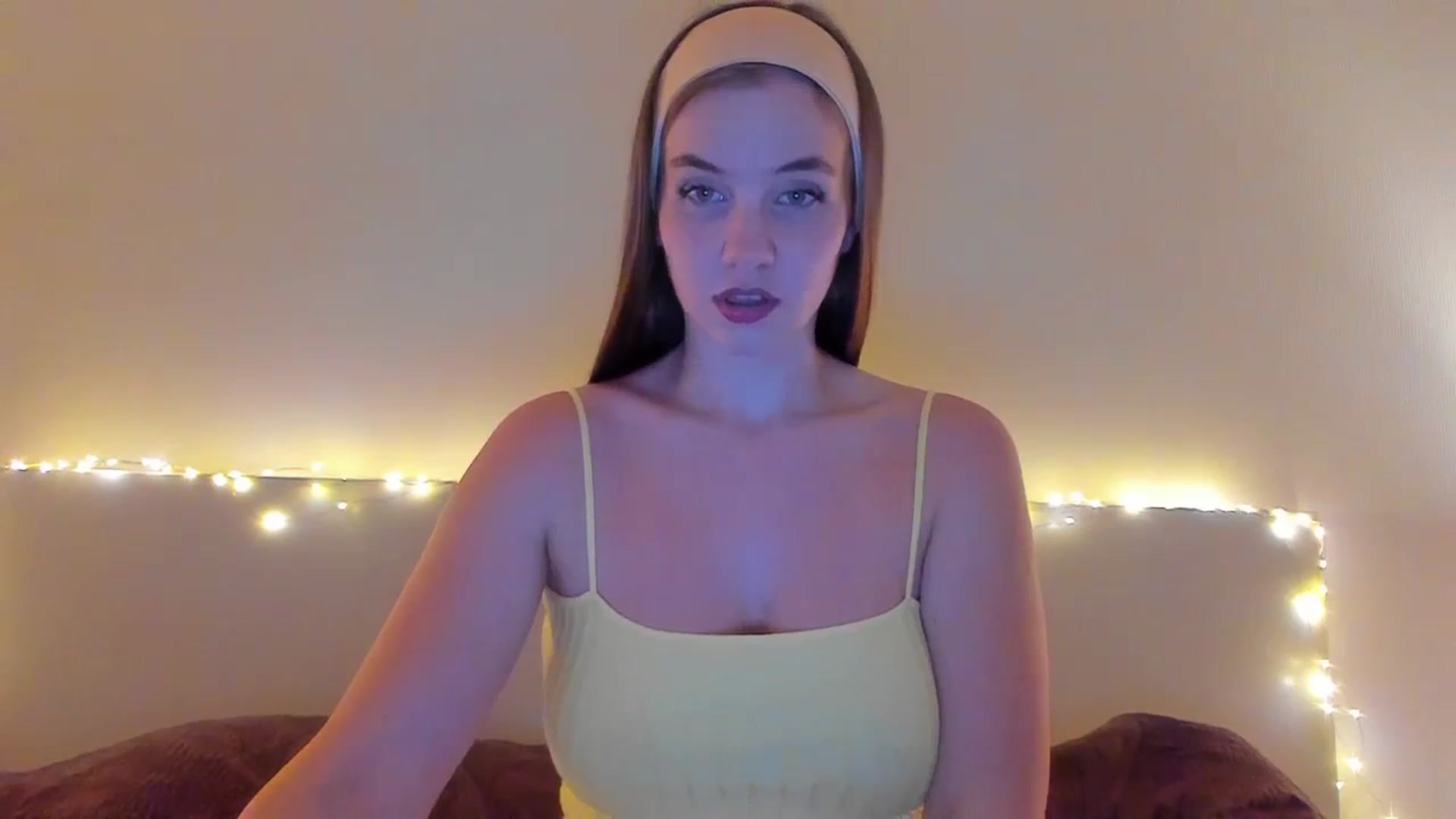Gallery image thumbnail from Lanie__Love's myfreecams stream on, 12/14/2023, 20:15 image 16 of 20