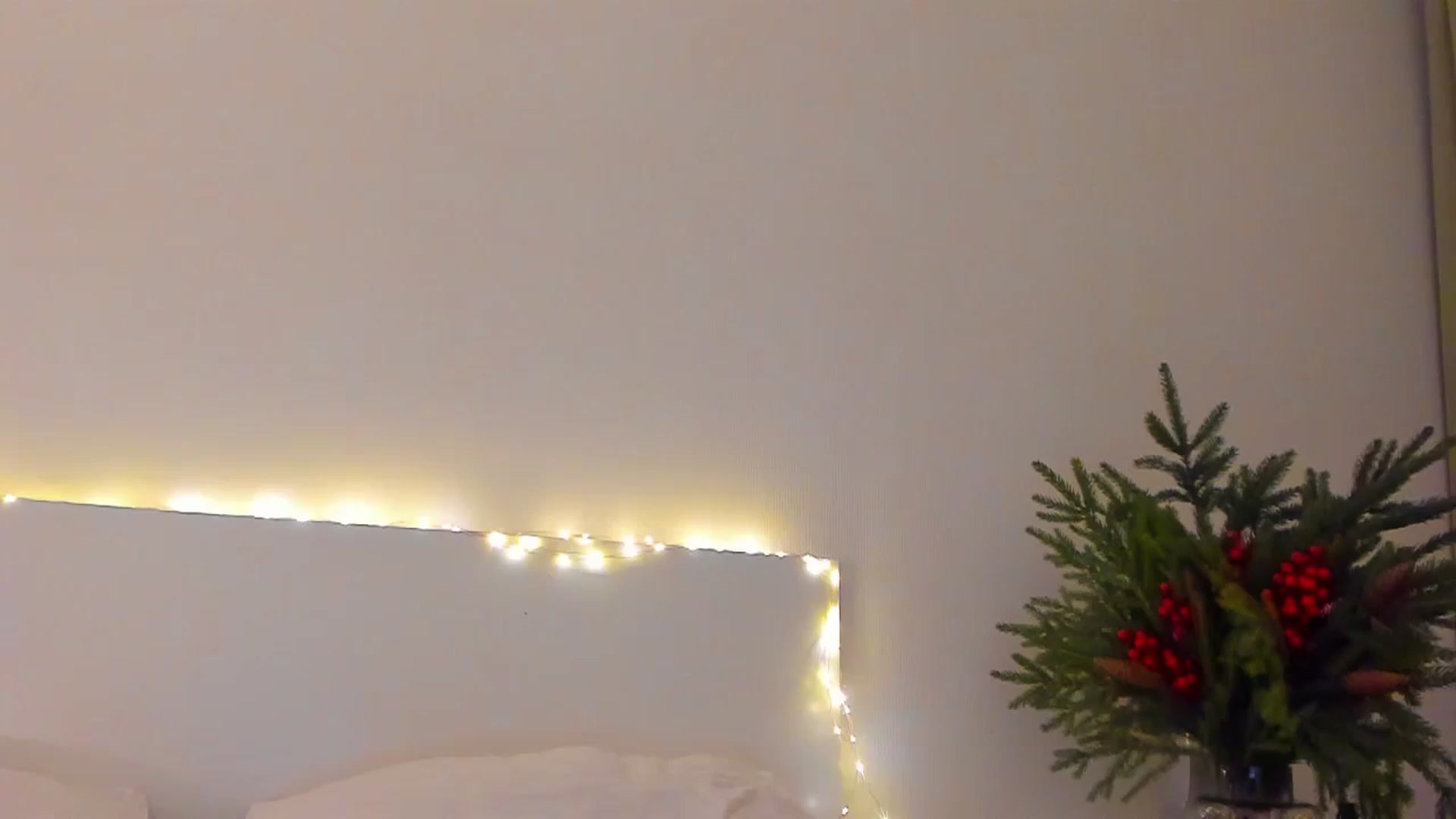 Gallery image thumbnail from Lanie__Love's myfreecams stream on, 12/22/2023, 20:37 image 8 of 20