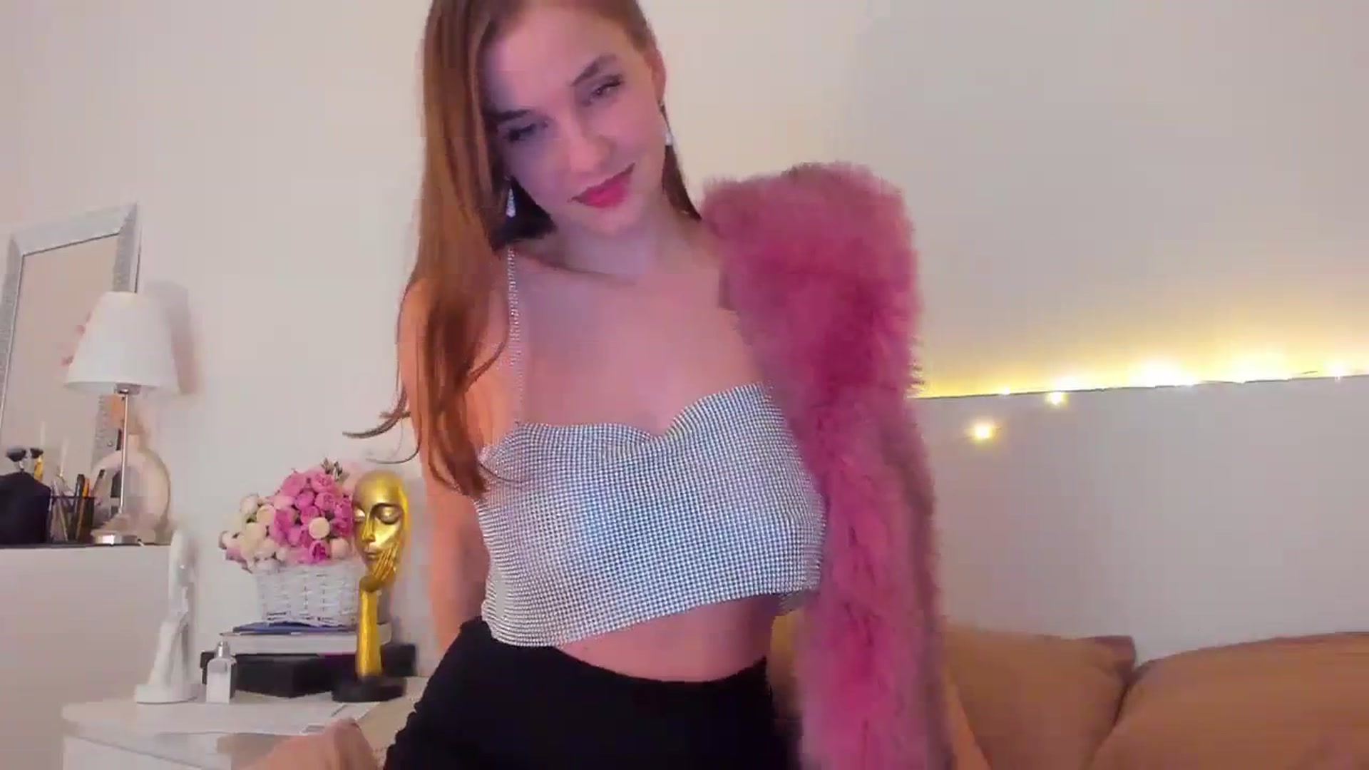 Gallery image thumbnail from Lanie__Love's myfreecams stream on, 12/31/2023, 20:16 image 7 of 20