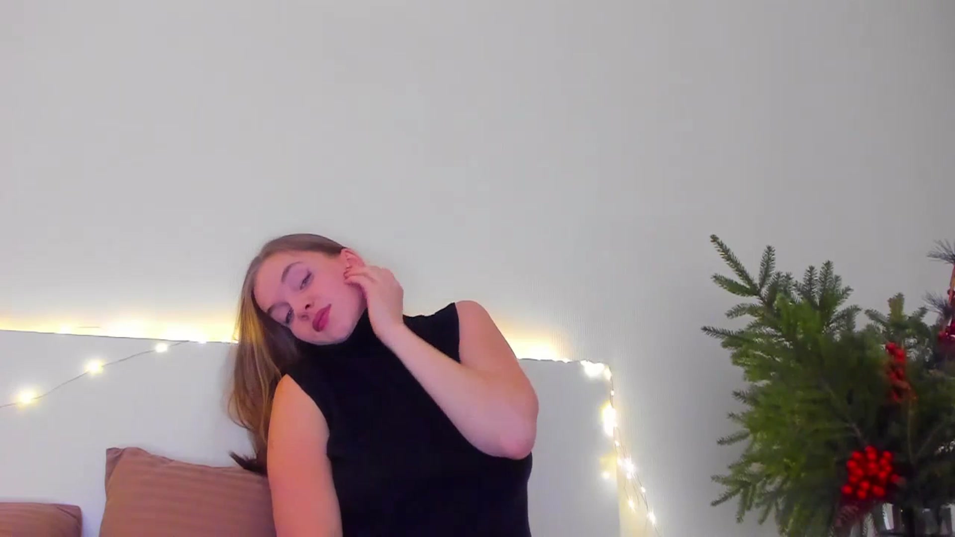Gallery image thumbnail from Lanie__Love's myfreecams stream on, 01/05/2024, 20:24 image 8 of 20