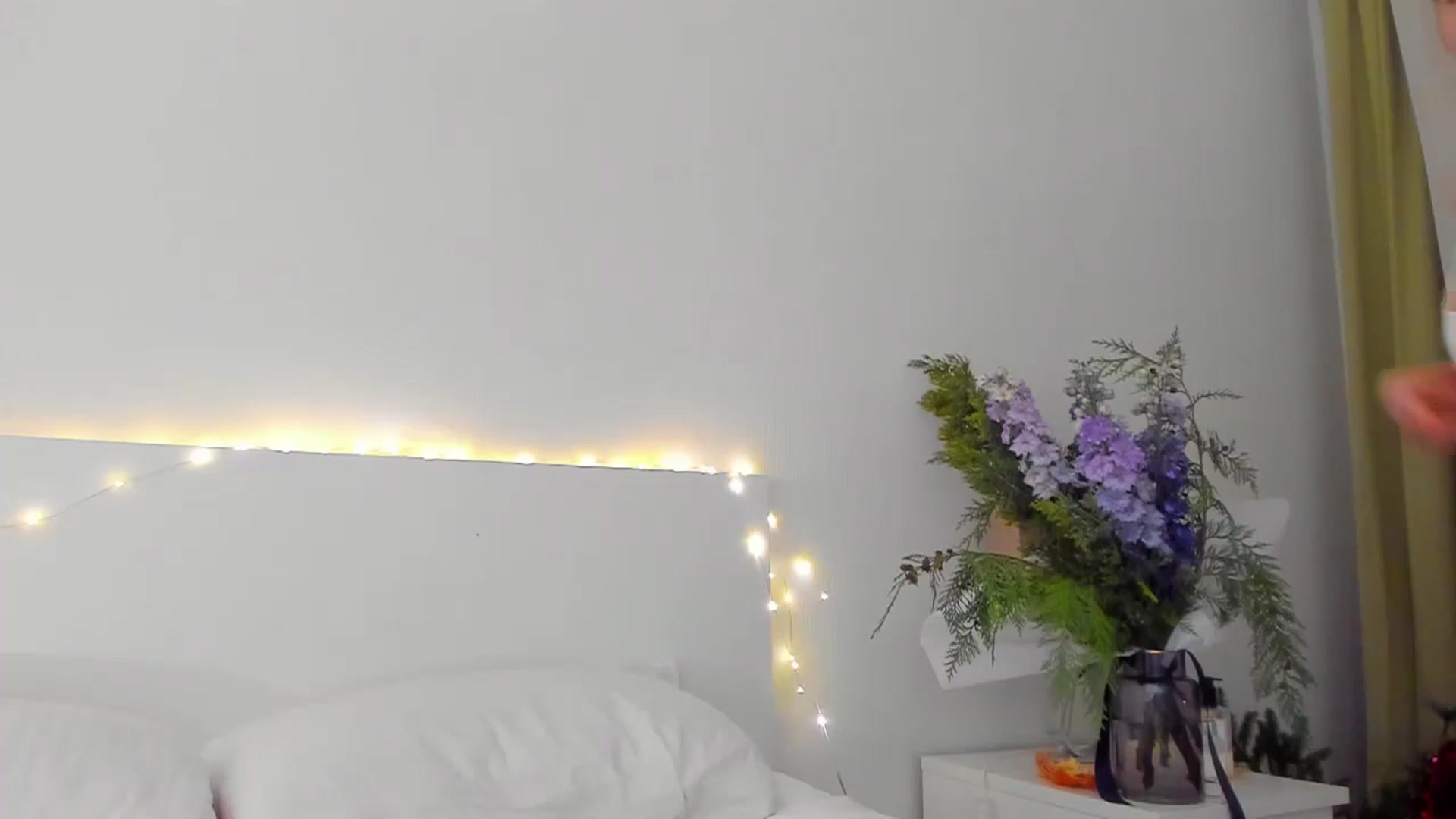 Gallery image thumbnail from Lanie__Love's myfreecams stream on, 01/13/2024, 20:08 image 3 of 20