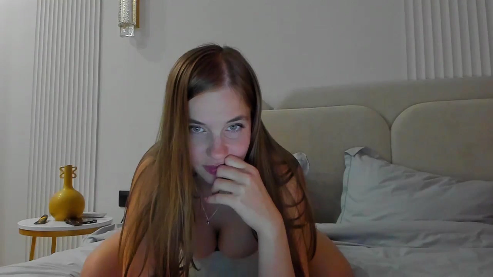 Gallery image thumbnail from Lanie__Love's myfreecams stream on, 04/23/2024, 18:51 image 17 of 20