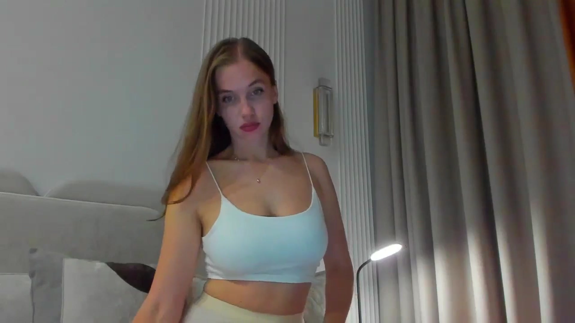 Gallery image thumbnail from Lanie__Love's myfreecams stream on, 05/06/2024, 17:18 image 13 of 20