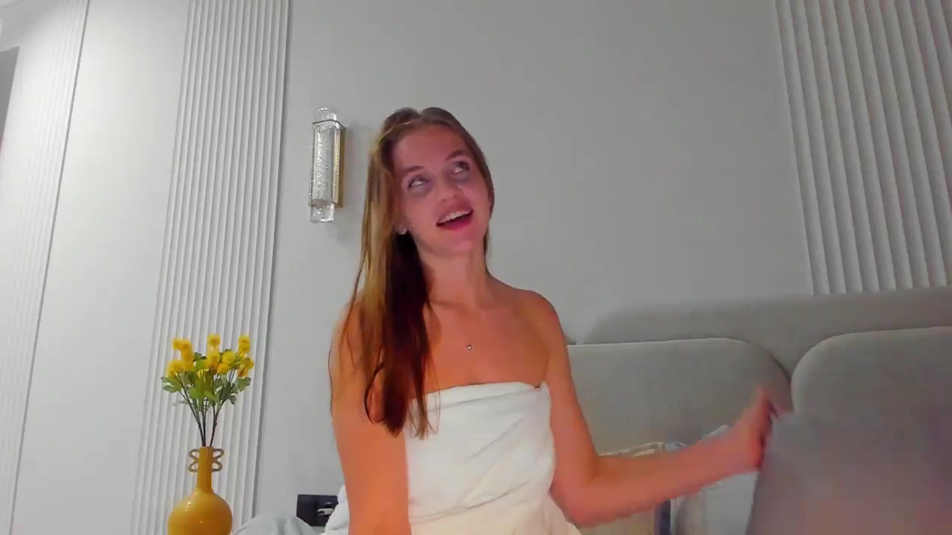 Gallery image thumbnail from Lanie__Love's myfreecams stream on, 05/17/2024, 16:37 image 12 of 20