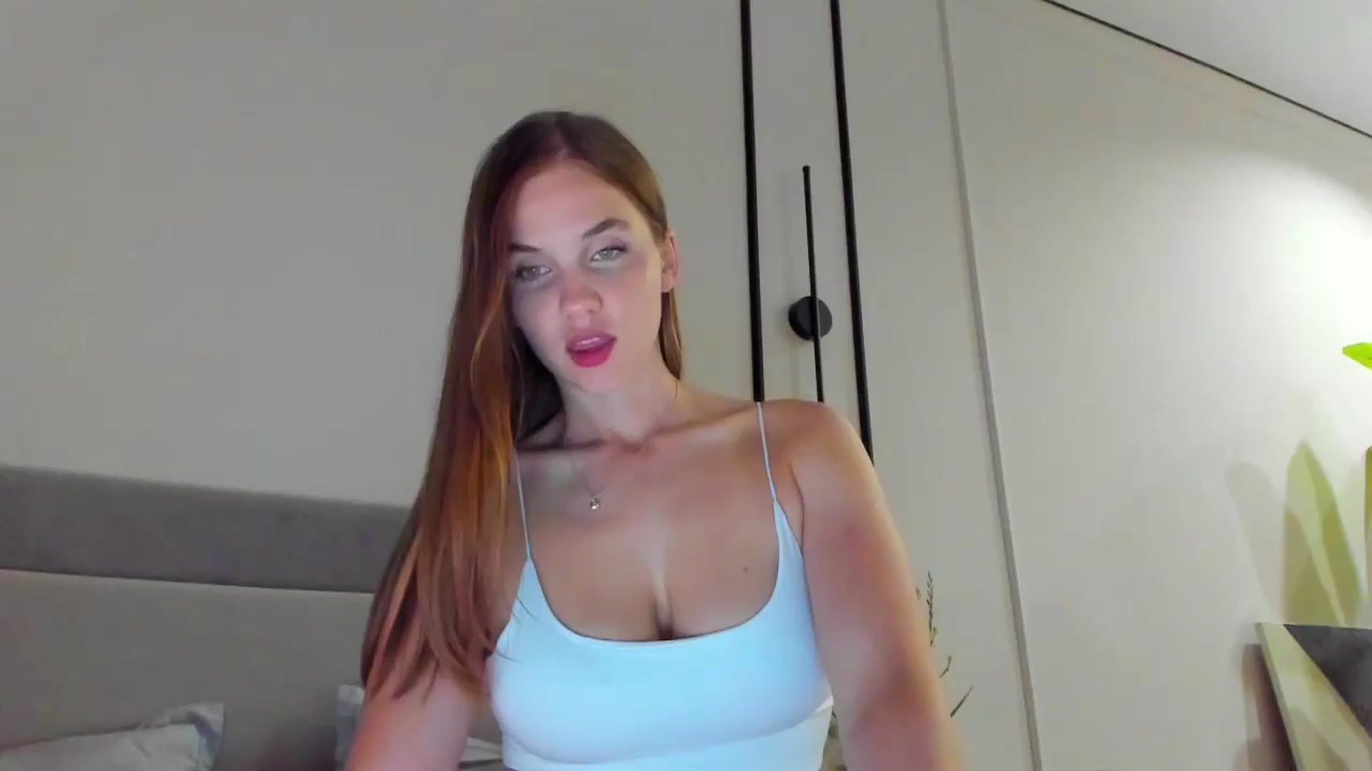 Gallery image thumbnail from Lanie__Love's myfreecams stream on, 06/18/2024, 17:03 image 2 of 20