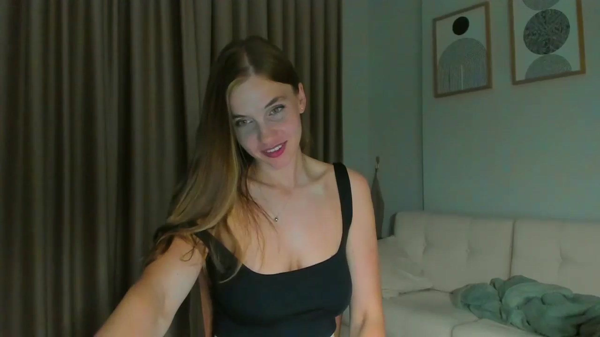 Gallery image thumbnail from Lanie__Love's myfreecams stream on, 06/23/2024, 19:22 image 18 of 20