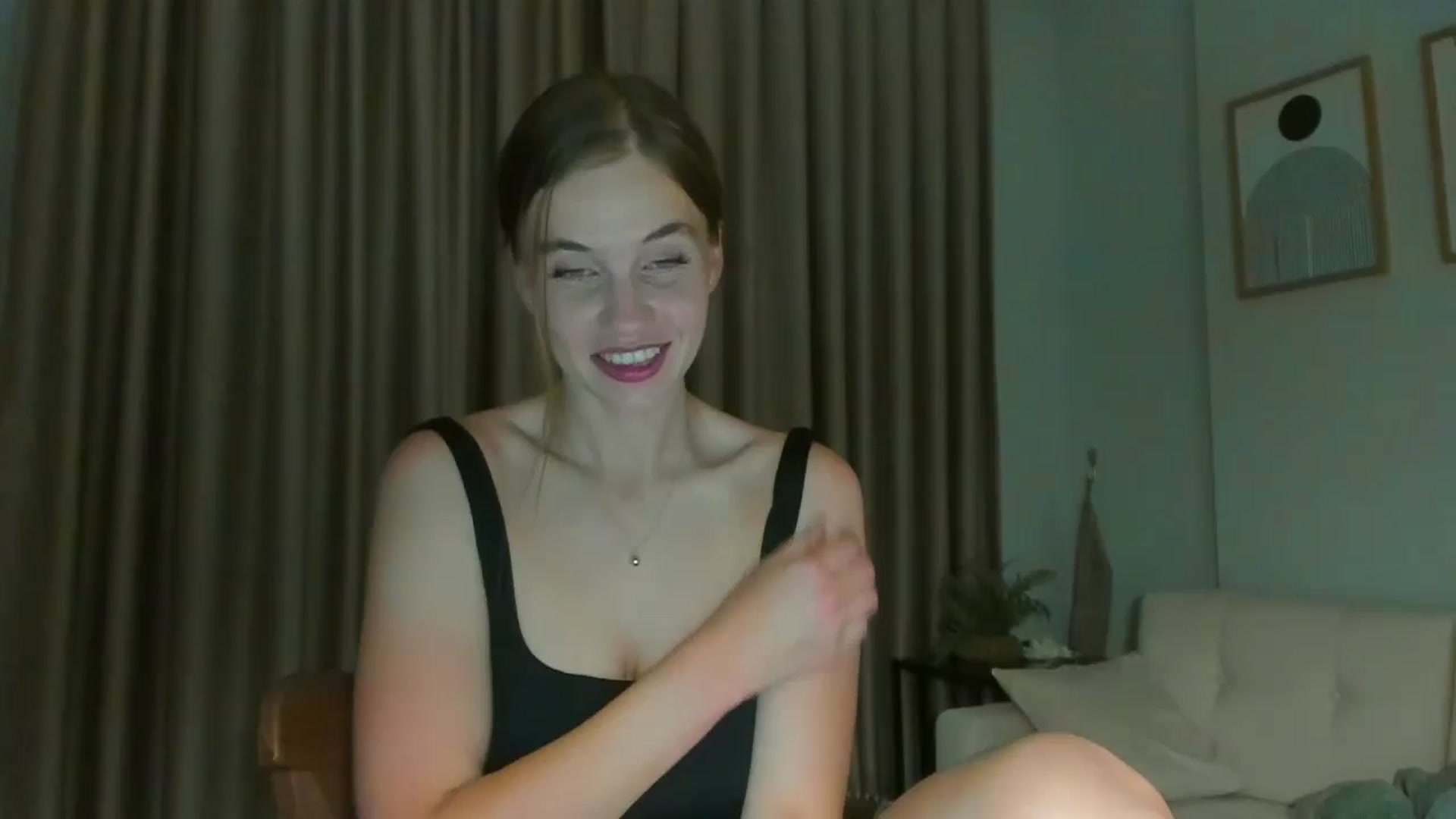Gallery image thumbnail from Lanie__Love's myfreecams stream on, 06/23/2024, 19:22 image 3 of 20