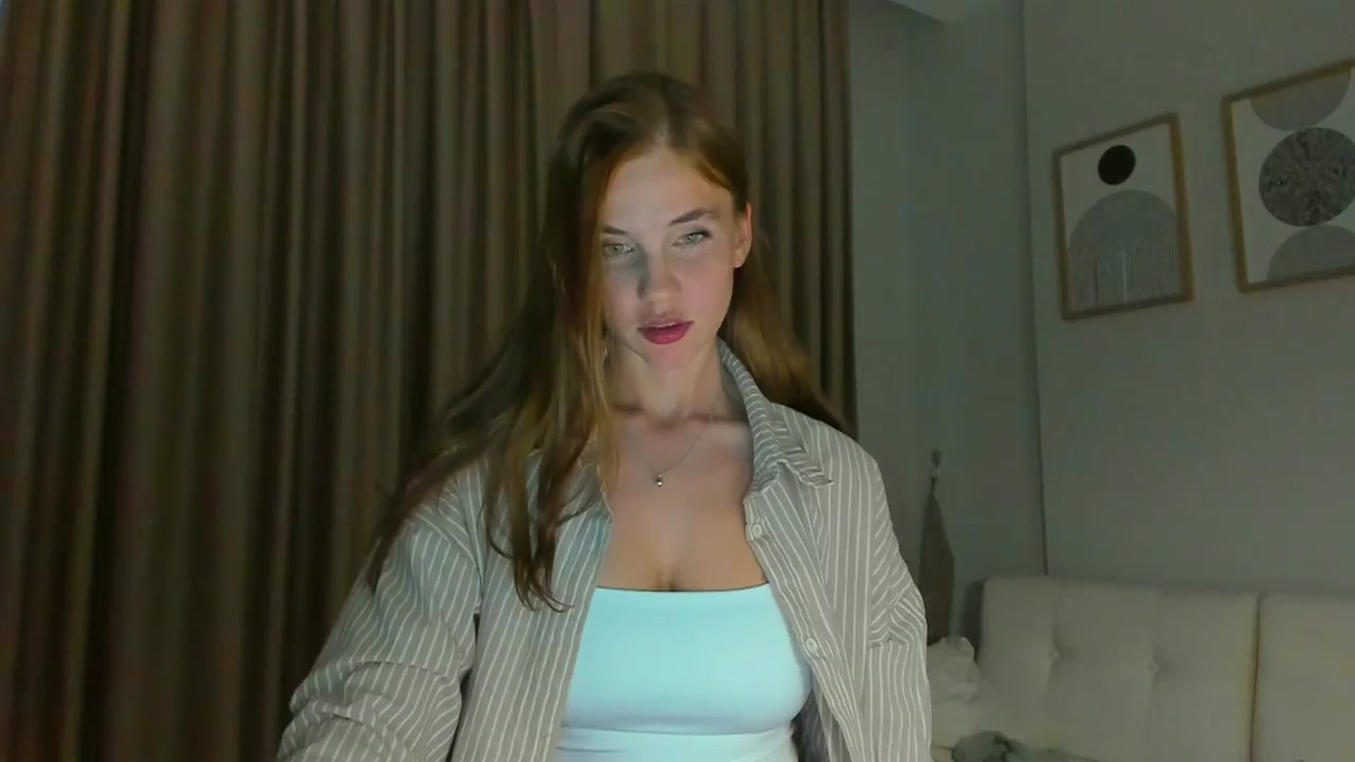 Gallery image thumbnail from Lanie__Love's myfreecams stream on, 06/24/2024, 17:42 image 5 of 20
