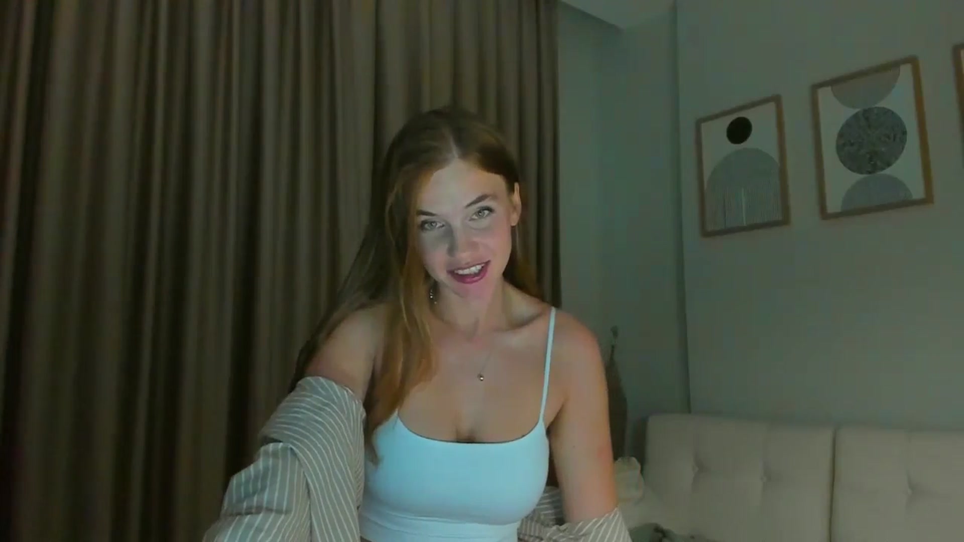 Gallery image thumbnail from Lanie__Love's myfreecams stream on, 06/24/2024, 17:42 image 9 of 20