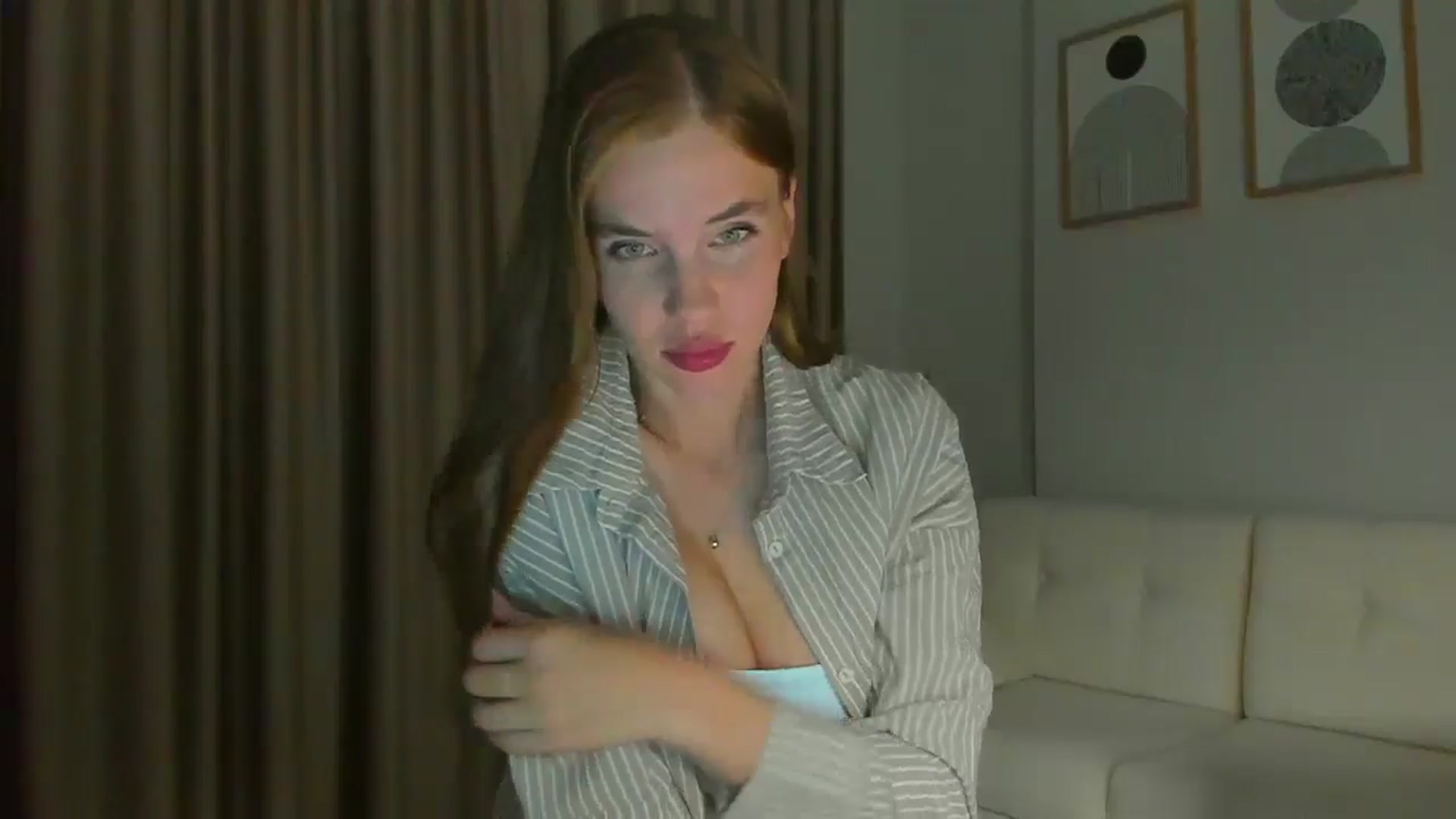 Gallery image thumbnail from Lanie__Love's myfreecams stream on, 06/24/2024, 17:42 image 15 of 20