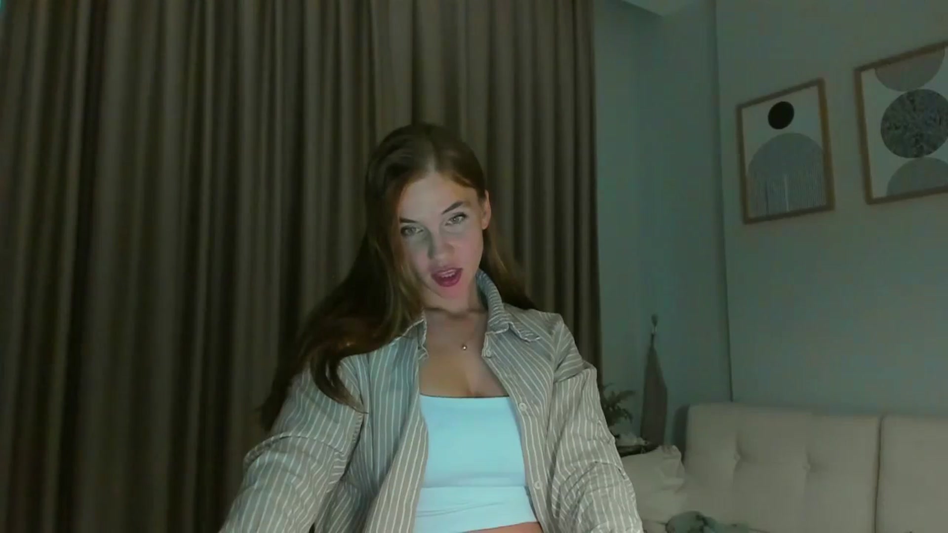 Gallery image thumbnail from Lanie__Love's myfreecams stream on, 06/24/2024, 17:42 image 3 of 20