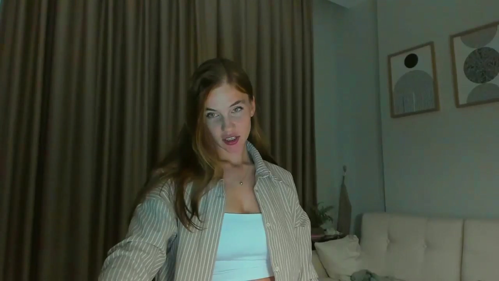 Gallery image thumbnail from Lanie__Love's myfreecams stream on, 06/24/2024, 17:42 image 4 of 20