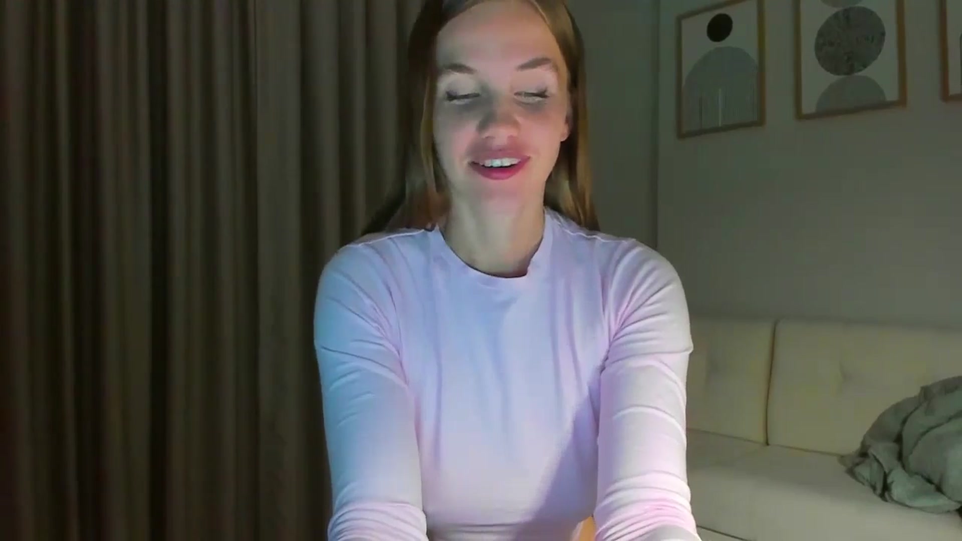 Gallery image thumbnail from Lanie__Love's myfreecams stream on, 07/03/2024, 20:14 image 3 of 20