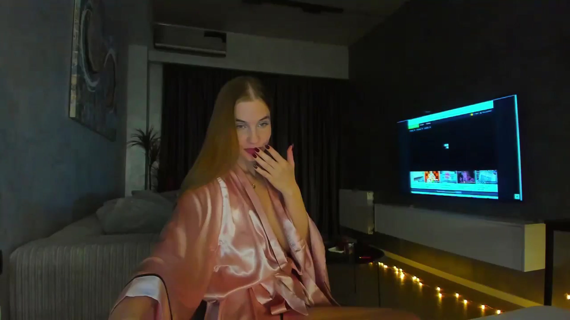 Gallery image thumbnail from Lanie__Love's myfreecams stream on, 10/24/2024, 19:25 image 4 of 20
