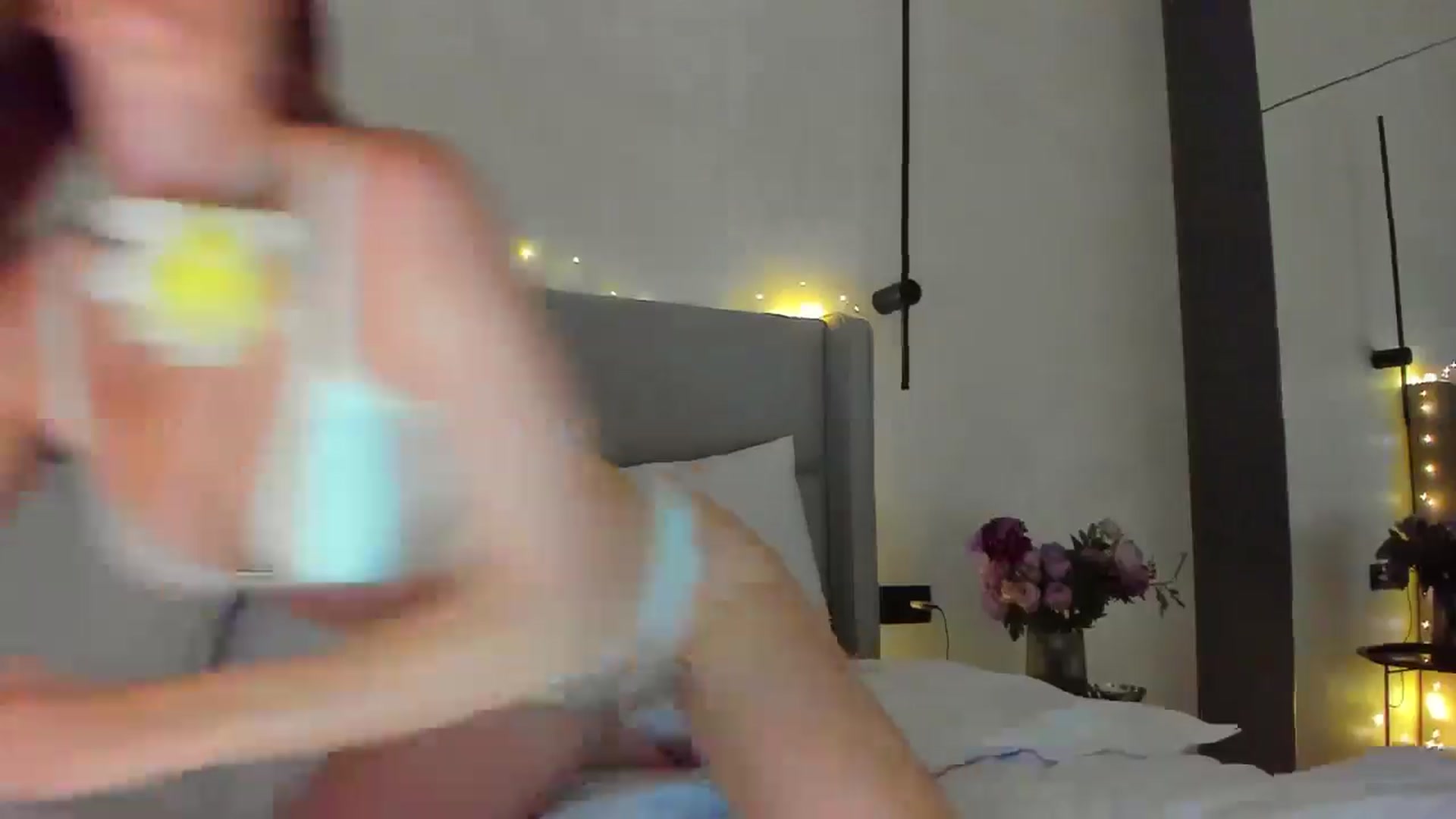 Gallery image thumbnail from Lanie__Love's myfreecams stream on, 11/28/2024, 18:29 image 3 of 20