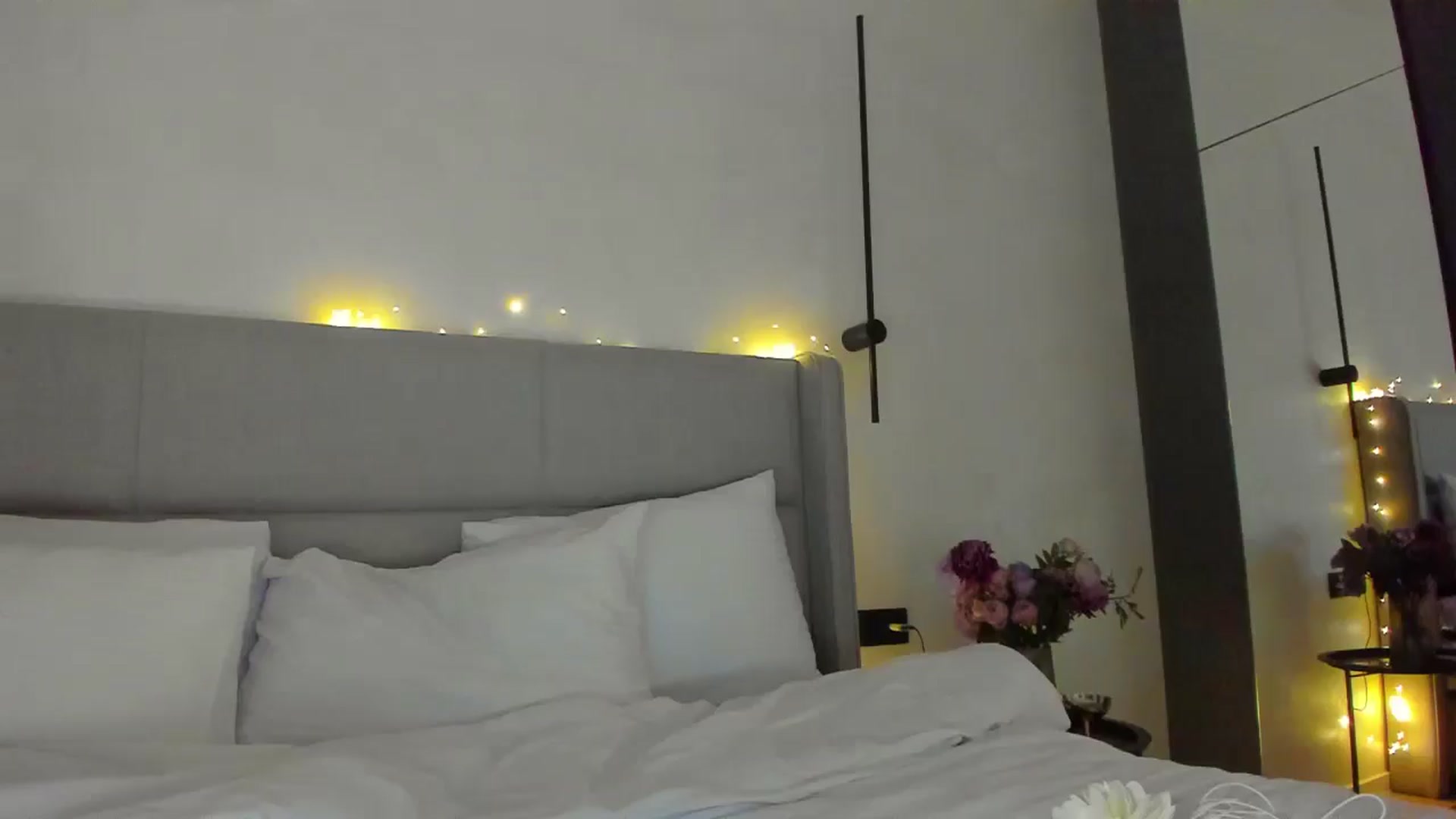 Gallery image thumbnail from Lanie__Love's myfreecams stream on, 11/28/2024, 18:29 image 1 of 20