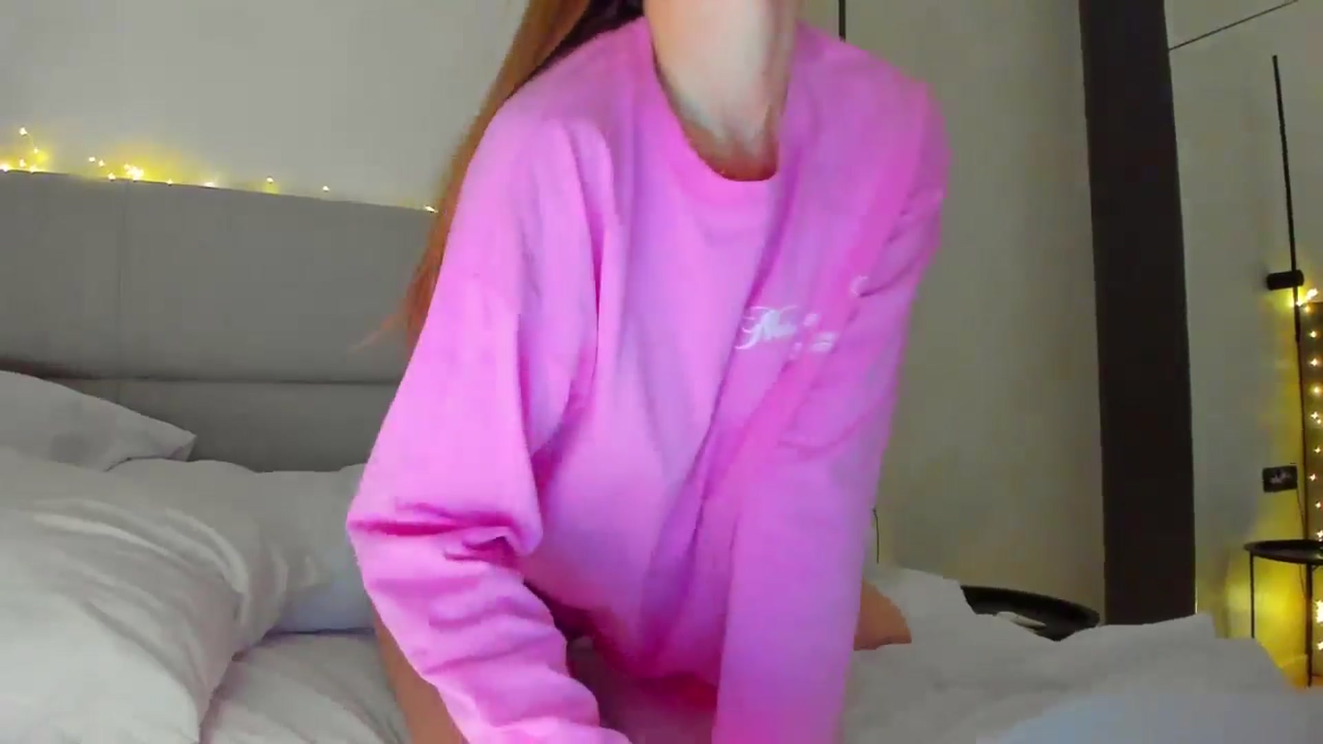 Gallery image thumbnail from Lanie__Love's myfreecams stream on, 12/04/2024, 19:43 image 15 of 20