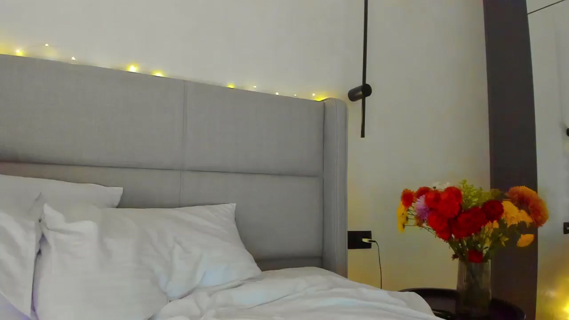 Gallery image thumbnail from Lanie__Love's myfreecams stream on, 12/11/2024, 18:22 image 13 of 20