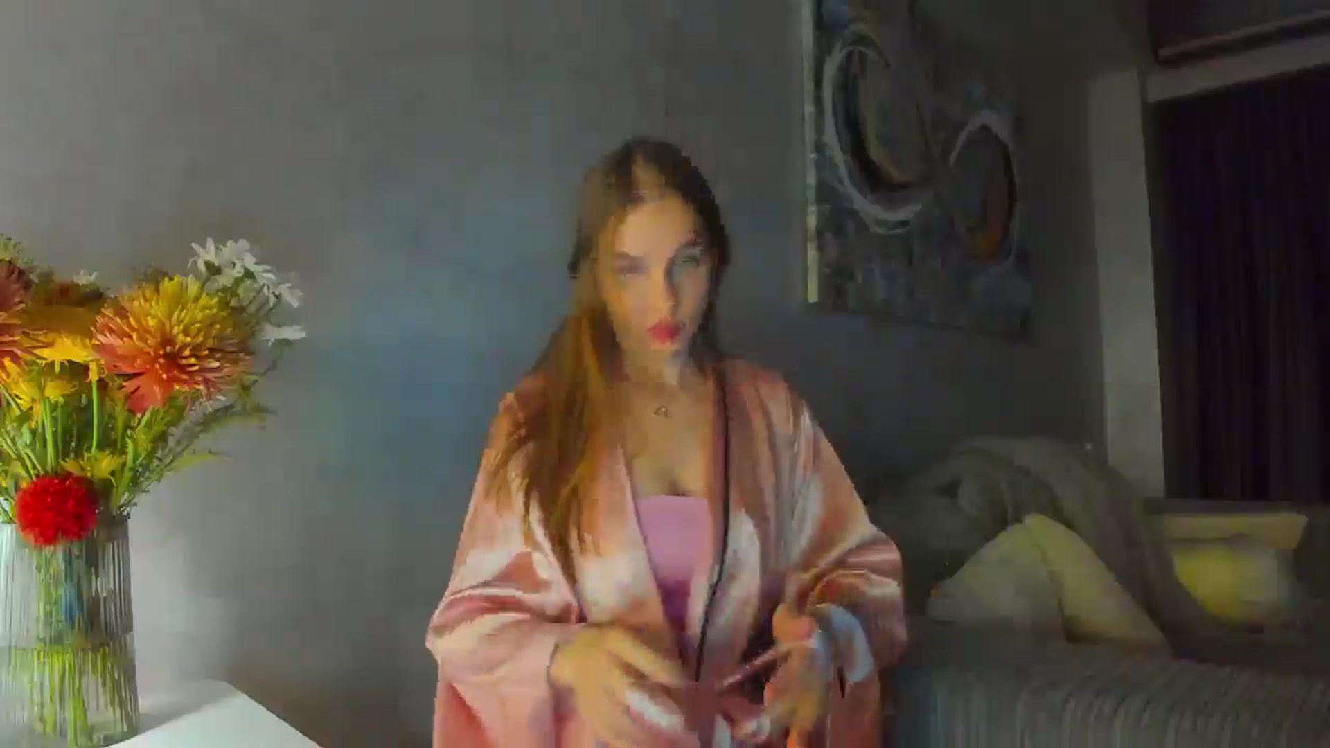 Gallery image thumbnail from Lanie__Love's myfreecams stream on, 12/19/2024, 20:28 image 2 of 20