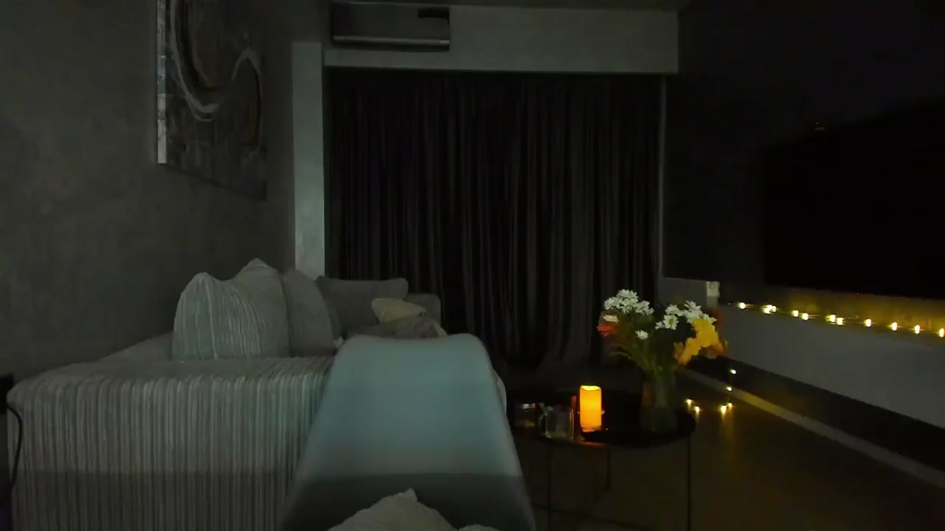 Gallery image thumbnail from Lanie__Love's myfreecams stream on, 12/20/2024, 18:28 image 17 of 20
