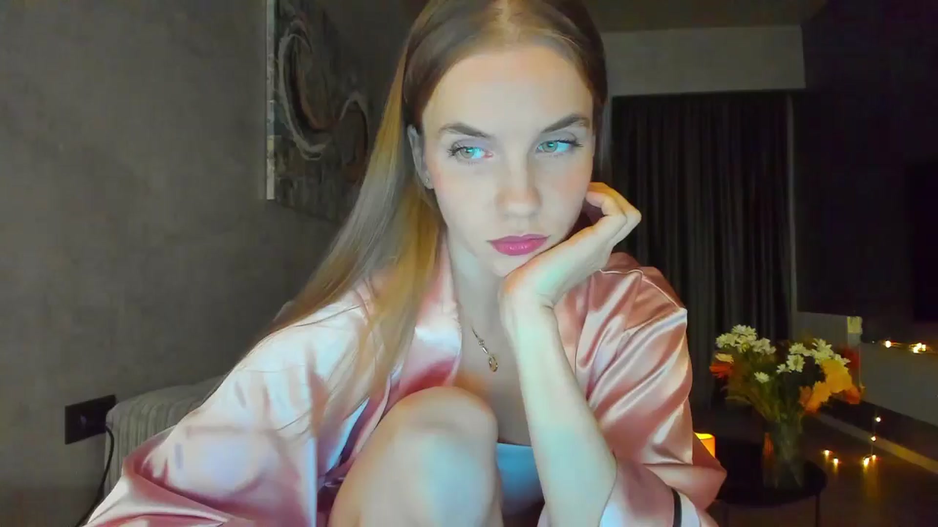Gallery image thumbnail from Lanie__Love's myfreecams stream on, 12/20/2024, 19:14 image 9 of 20