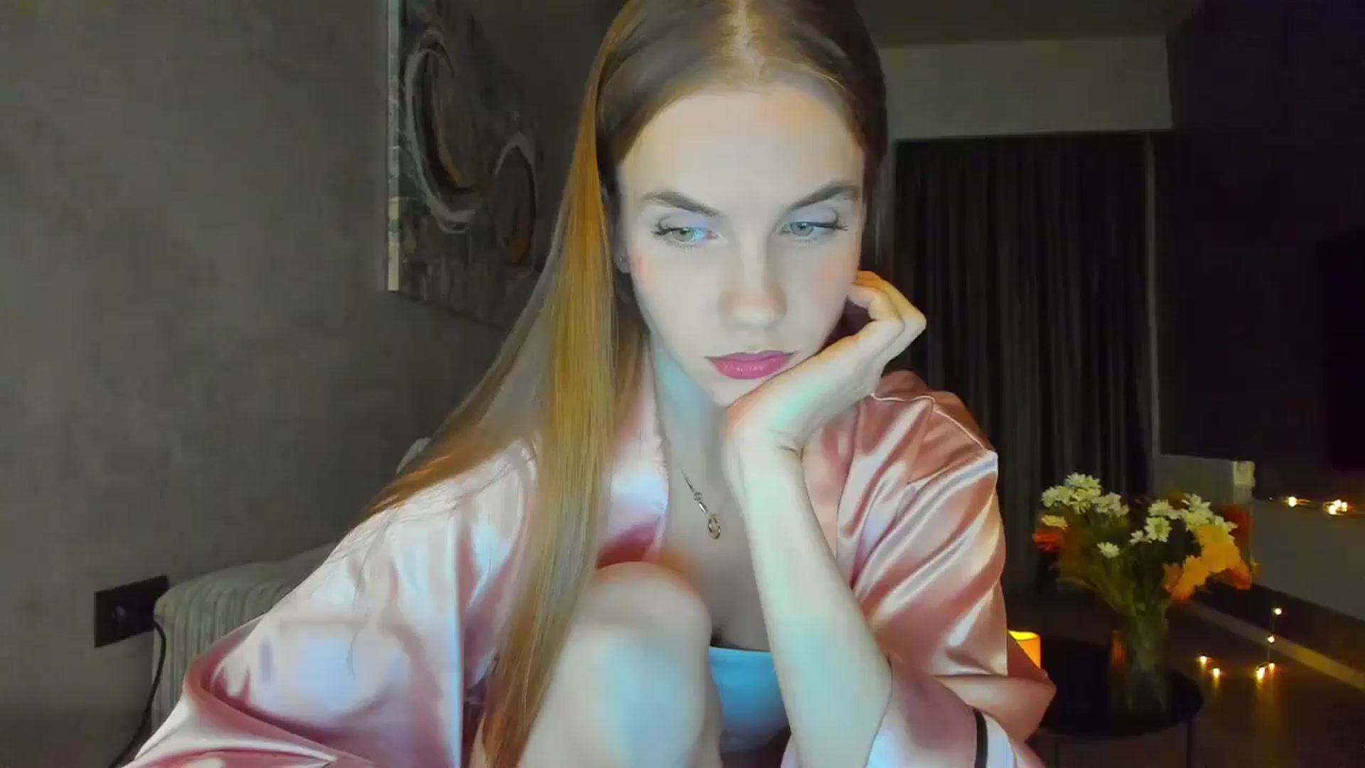 Gallery image thumbnail from Lanie__Love's myfreecams stream on, 12/20/2024, 19:14 image 10 of 20