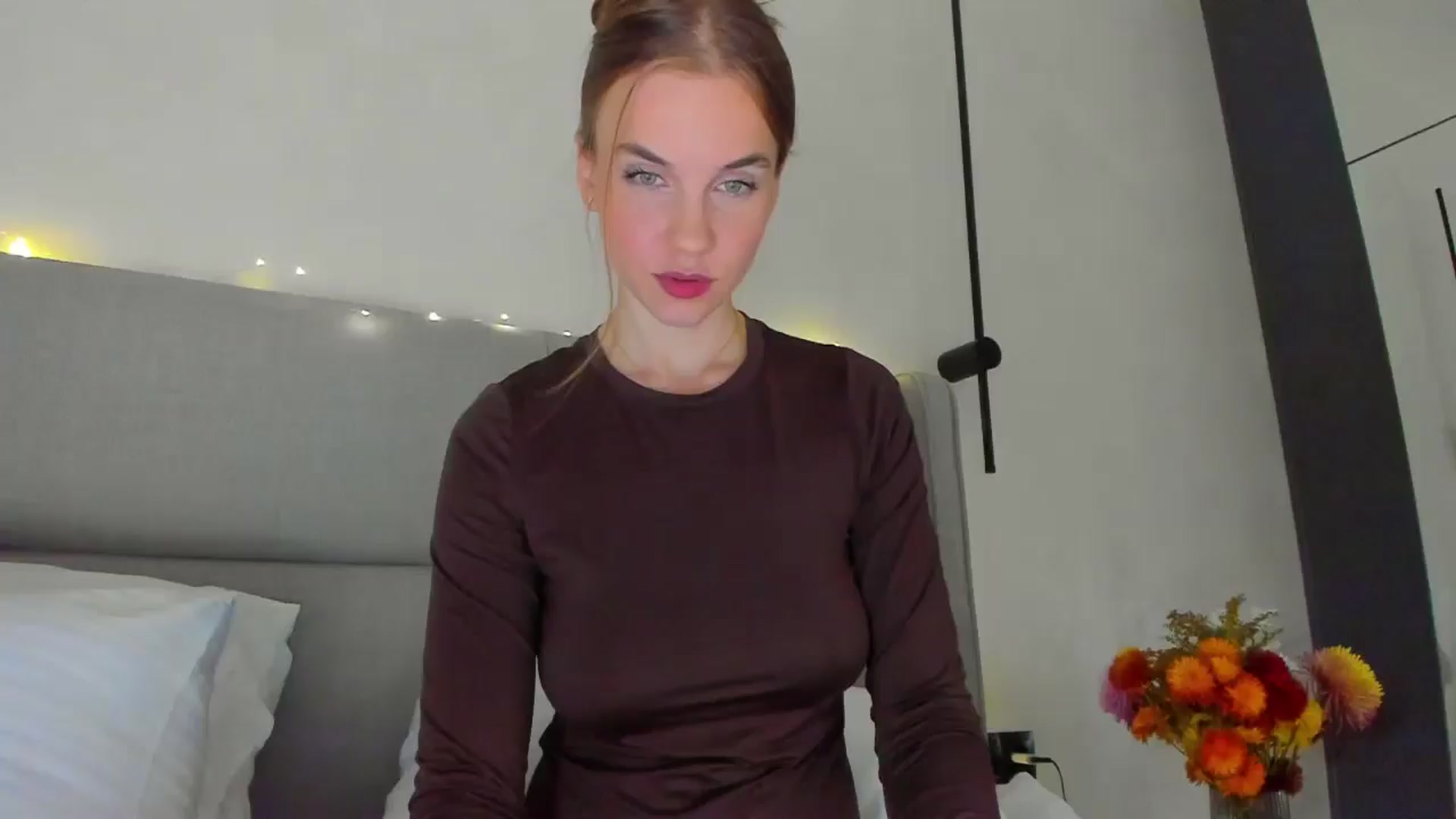 Gallery image thumbnail from Lanie__Love's myfreecams stream on, 12/22/2024, 18:53 image 15 of 20