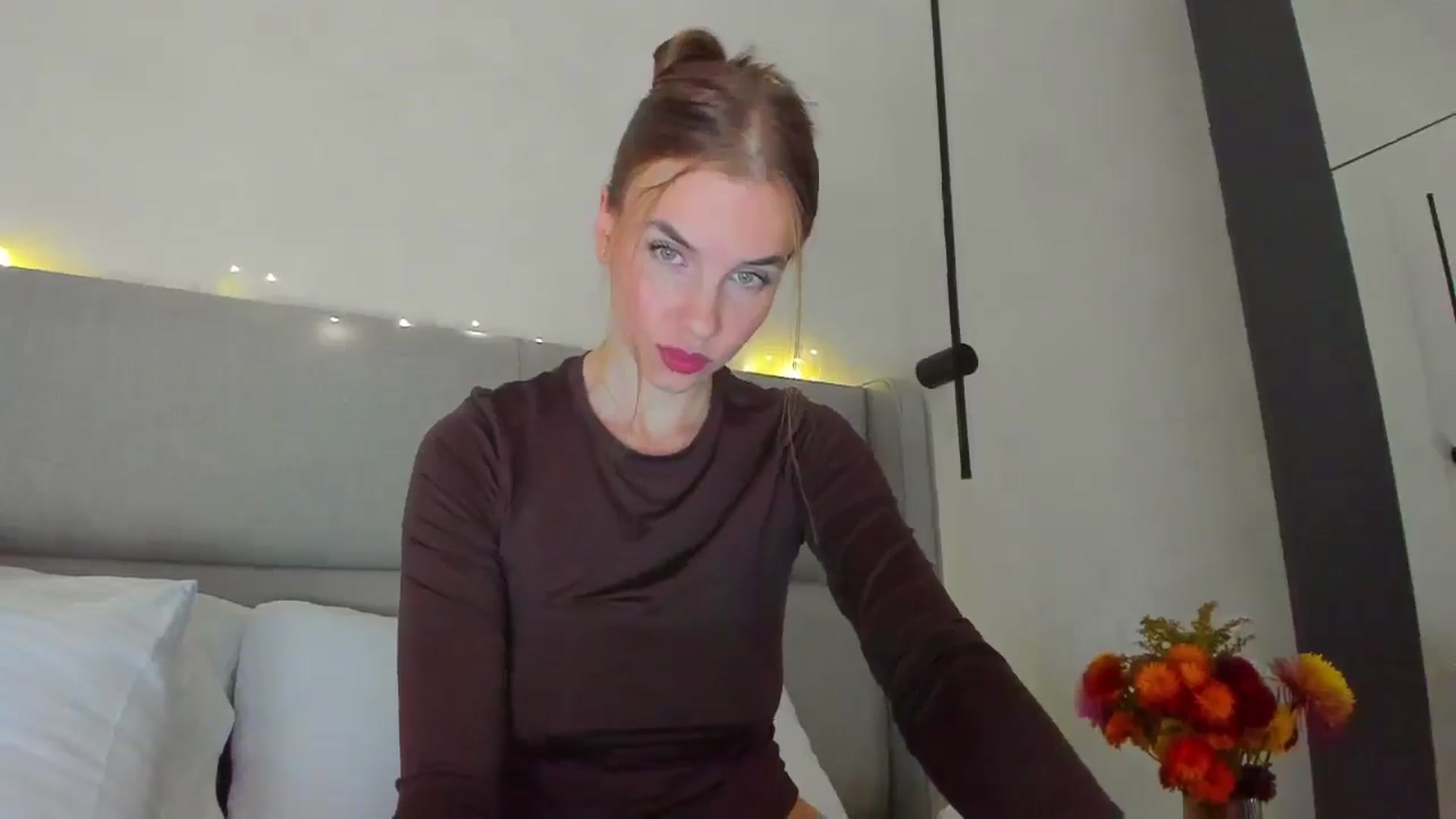 Gallery image thumbnail from Lanie__Love's myfreecams stream on, 12/22/2024, 18:53 image 7 of 20