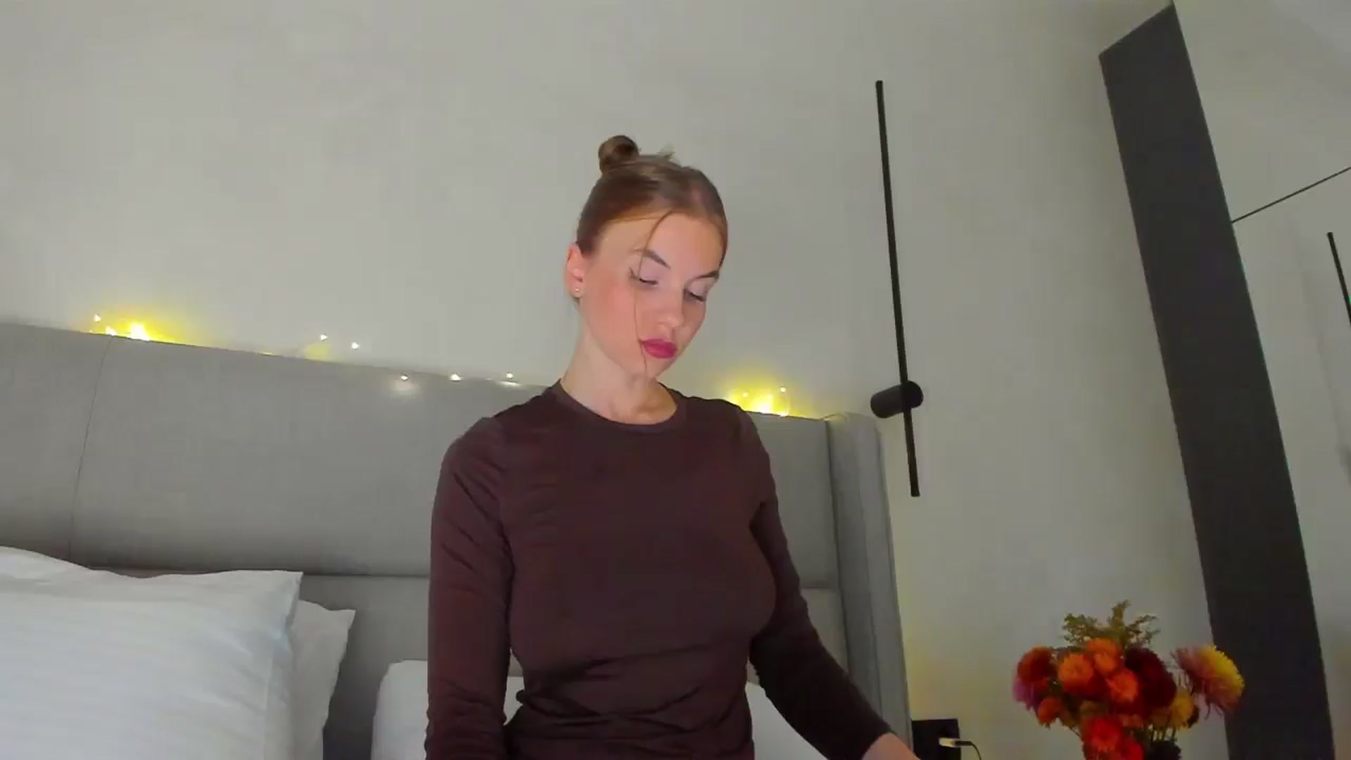 Gallery image thumbnail from Lanie__Love's myfreecams stream on, 12/22/2024, 18:53 image 3 of 20